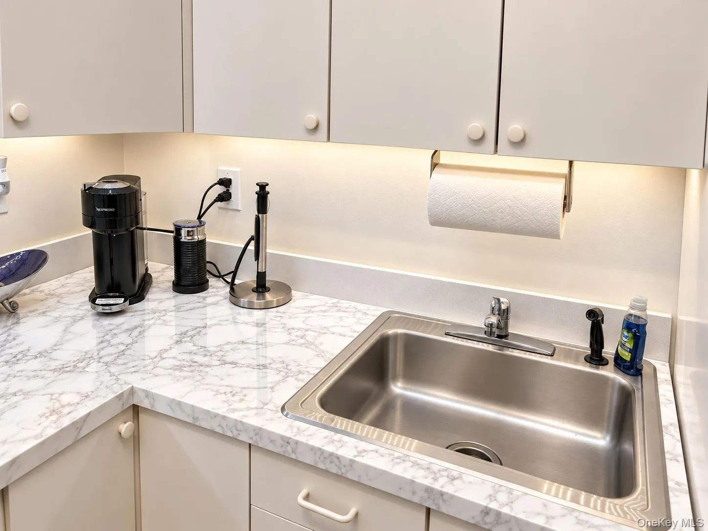 10 Pickwick Drive, Oyster Bay, NY, 4 Bedrooms Bedrooms, 10 Rooms Rooms,2 BathroomsBathrooms,Residential Lease,For Rent,Pickwick,0,1046866 10 Pickwick Drive, Oyster Bay, NY, 4 Bedrooms Bedrooms, 10 Rooms Rooms,2 BathroomsBathrooms,Residential Lease,For Rent,Pickwick,0,1046866