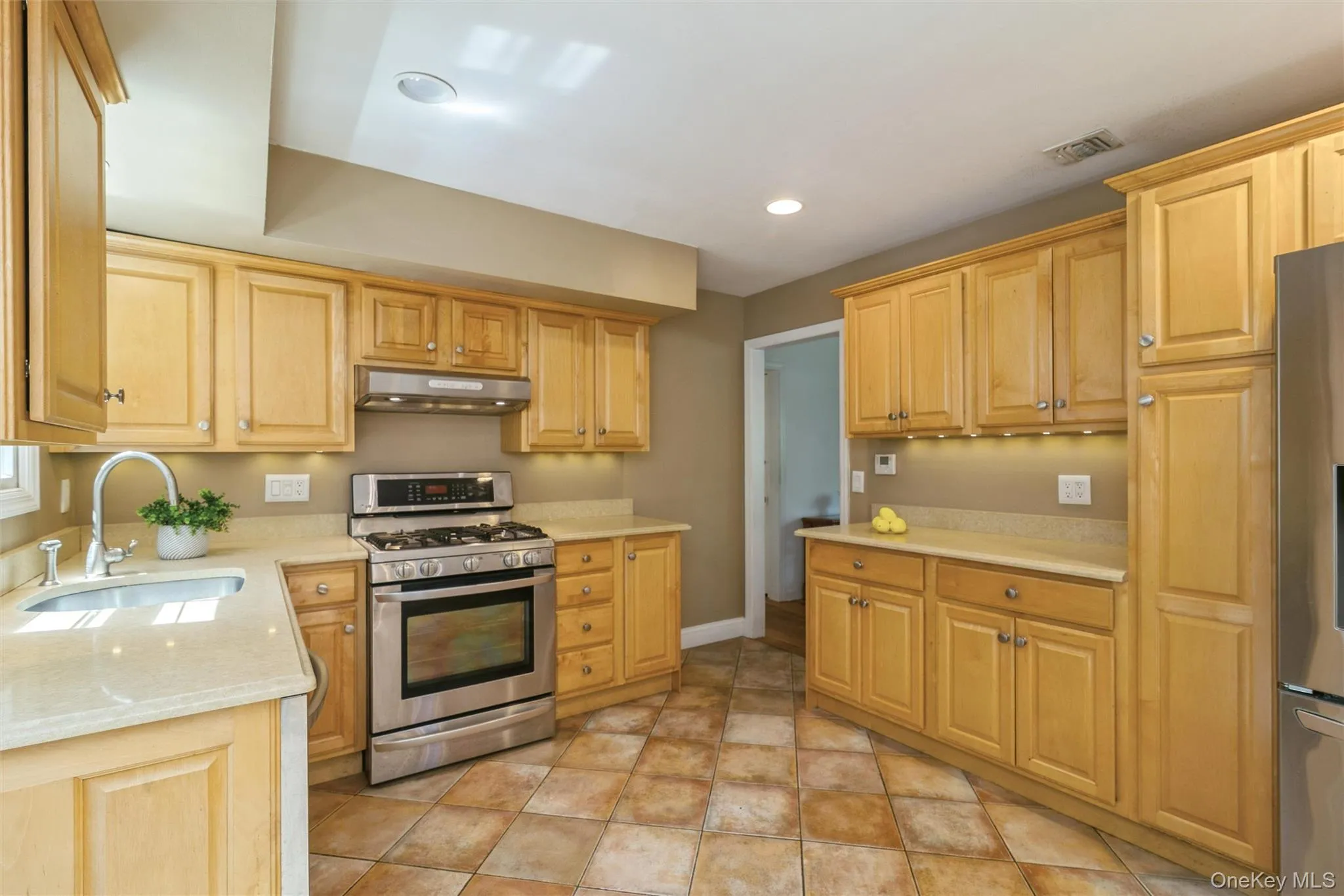 24 Old Homestead Road, Brookhaven, NY, 3 Bedrooms Bedrooms, 6 Rooms Rooms,2 BathroomsBathrooms,Residential,For Rent,Old Homestead,0,1046868 24 Old Homestead Road, Brookhaven, NY, 3 Bedrooms Bedrooms, 6 Rooms Rooms,2 BathroomsBathrooms,Residential,For Rent,Old Homestead,0,1046868