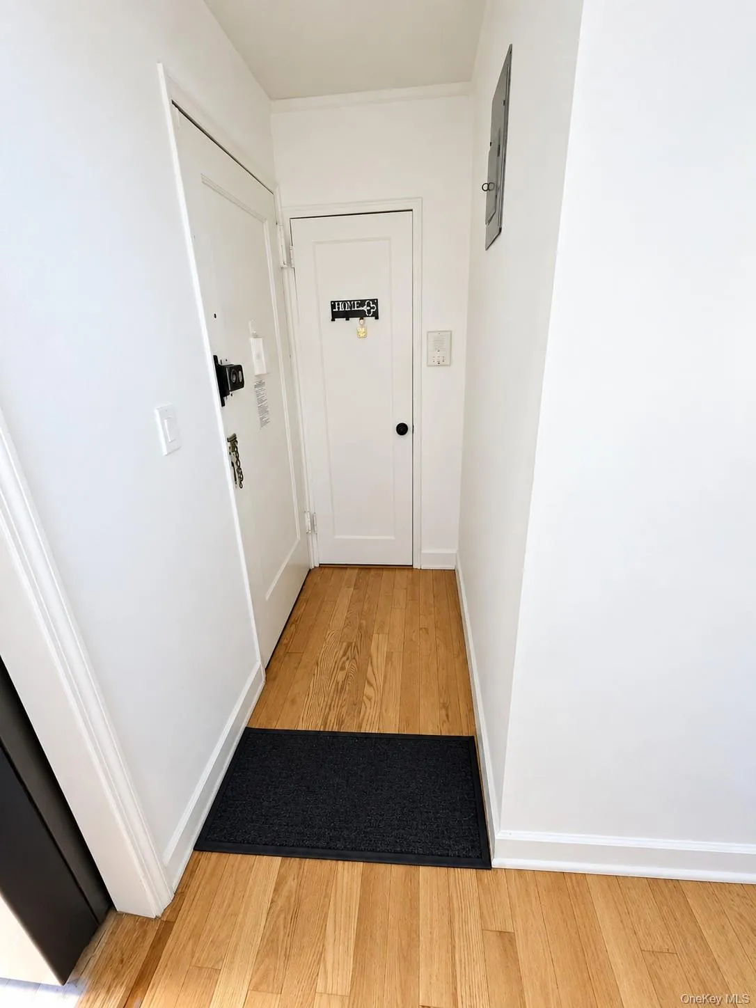 52-02 39th Avenue, New York, NY, 2 Bedrooms Bedrooms, 4 Rooms Rooms,1 BathroomBathrooms,Residential,For Rent,39th,0,1046870 52-02 39th Avenue, New York, NY, 2 Bedrooms Bedrooms, 4 Rooms Rooms,1 BathroomBathrooms,Residential,For Rent,39th,0,1046870