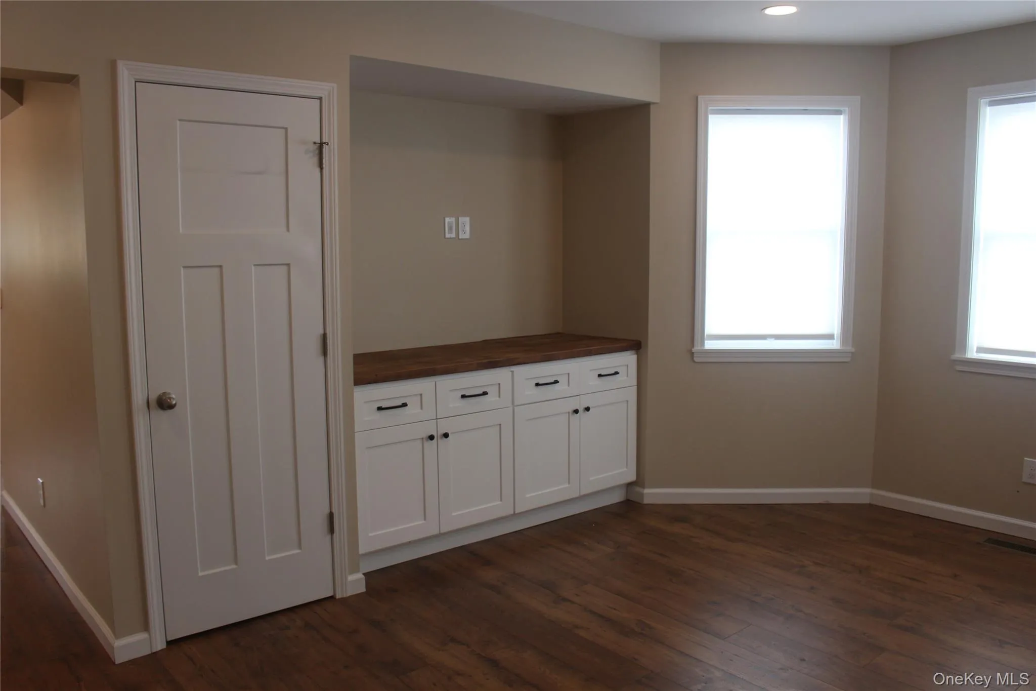 17 Bank Street, Montgomery, NY, 3 Bedrooms Bedrooms, 9 Rooms Rooms,2 BathroomsBathrooms,Residential Lease,For Rent,Bank,0,1046871 17 Bank Street, Montgomery, NY, 3 Bedrooms Bedrooms, 9 Rooms Rooms,2 BathroomsBathrooms,Residential Lease,For Rent,Bank,0,1046871
