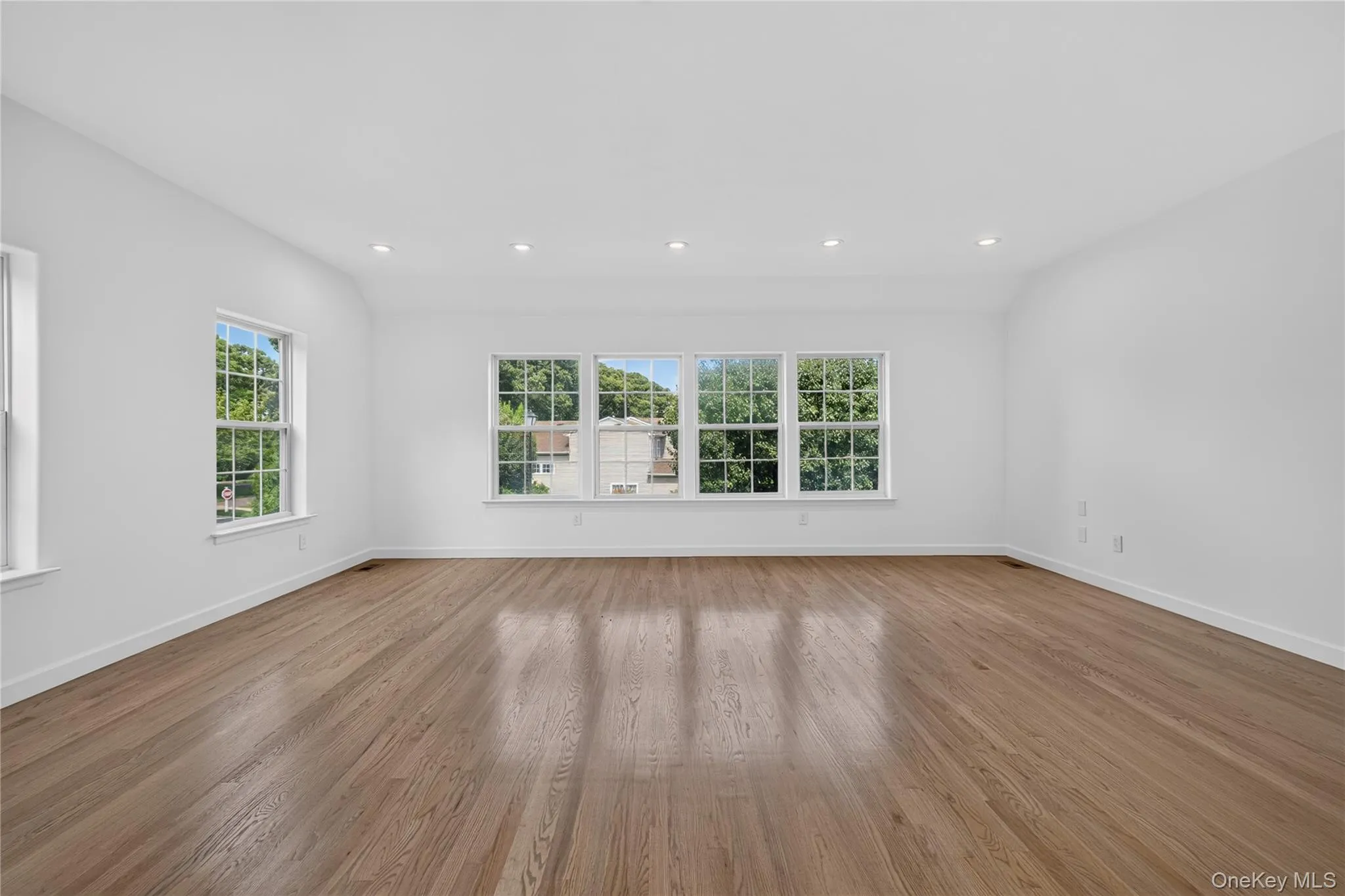 26 Hamlet Drive, Islip, NY, 5 Bedrooms Bedrooms, 18 Rooms Rooms,3 BathroomsBathrooms,Residential,For Rent,Hamlet,0,1046896 26 Hamlet Drive, Islip, NY, 5 Bedrooms Bedrooms, 18 Rooms Rooms,3 BathroomsBathrooms,Residential,For Rent,Hamlet,0,1046896