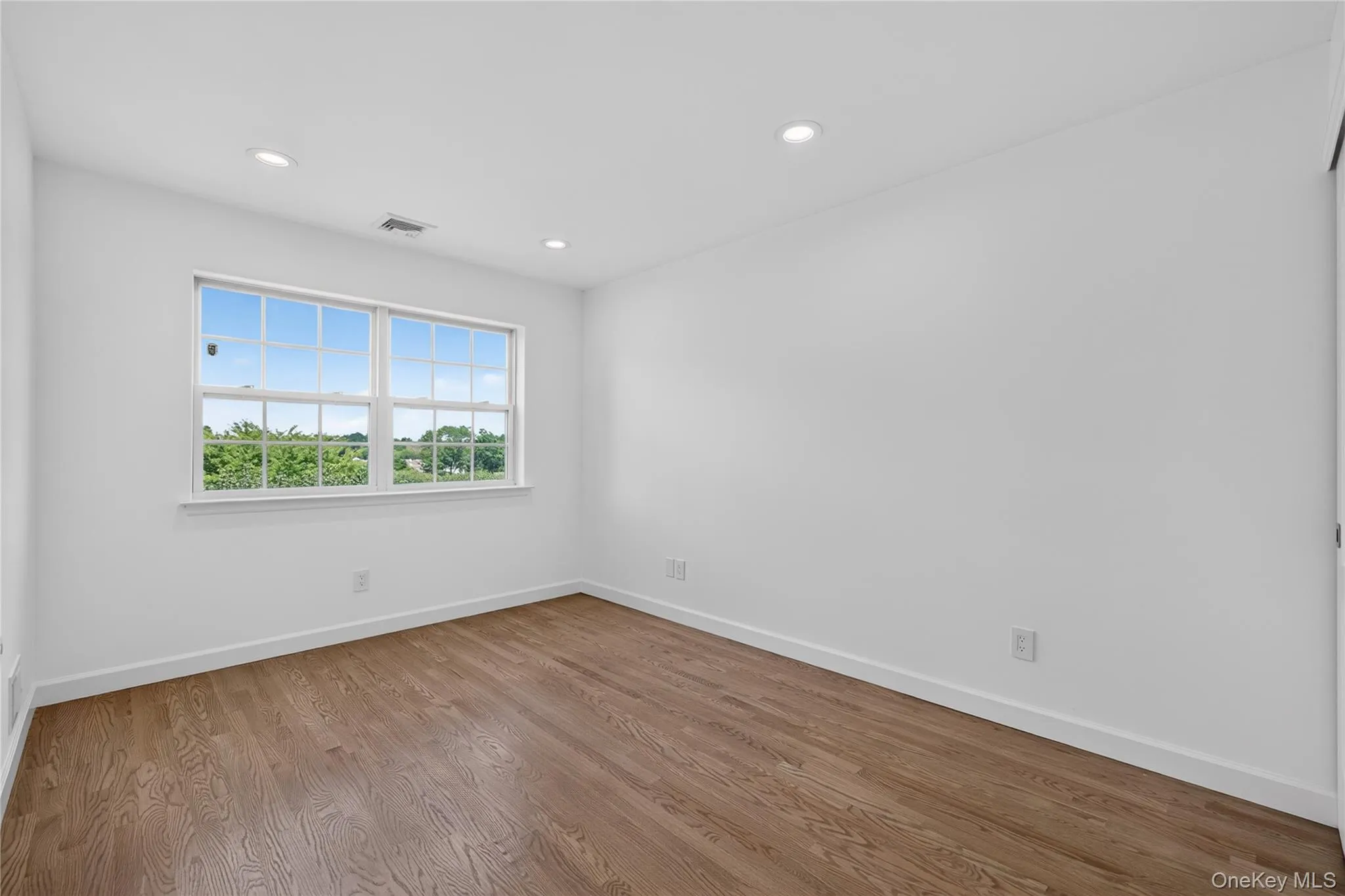 26 Hamlet Drive, Islip, NY, 5 Bedrooms Bedrooms, 18 Rooms Rooms,3 BathroomsBathrooms,Residential,For Rent,Hamlet,0,1046896 26 Hamlet Drive, Islip, NY, 5 Bedrooms Bedrooms, 18 Rooms Rooms,3 BathroomsBathrooms,Residential,For Rent,Hamlet,0,1046896