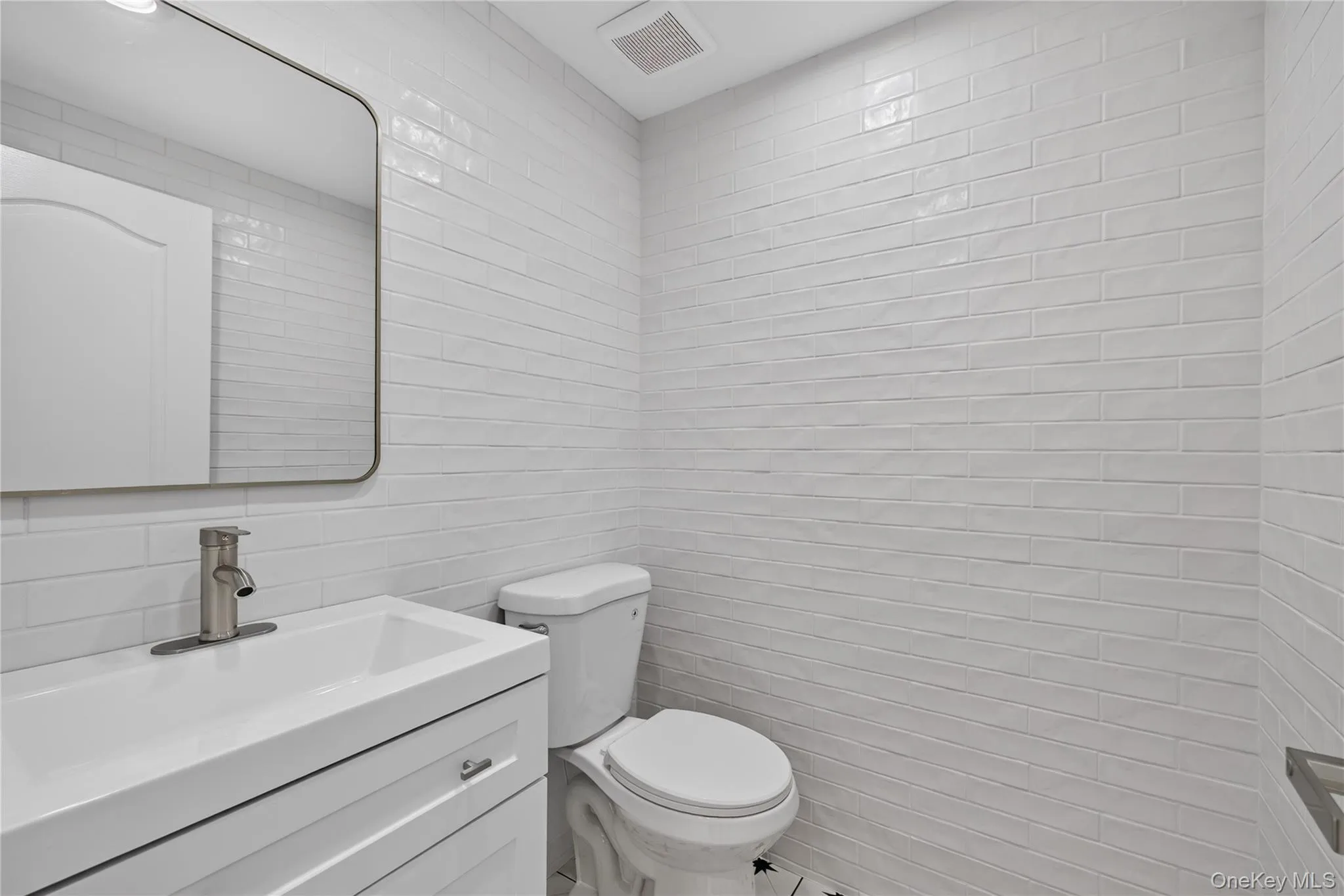 26 Hamlet Drive, Islip, NY, 5 Bedrooms Bedrooms, 18 Rooms Rooms,3 BathroomsBathrooms,Residential,For Rent,Hamlet,0,1046896 26 Hamlet Drive, Islip, NY, 5 Bedrooms Bedrooms, 18 Rooms Rooms,3 BathroomsBathrooms,Residential,For Rent,Hamlet,0,1046896