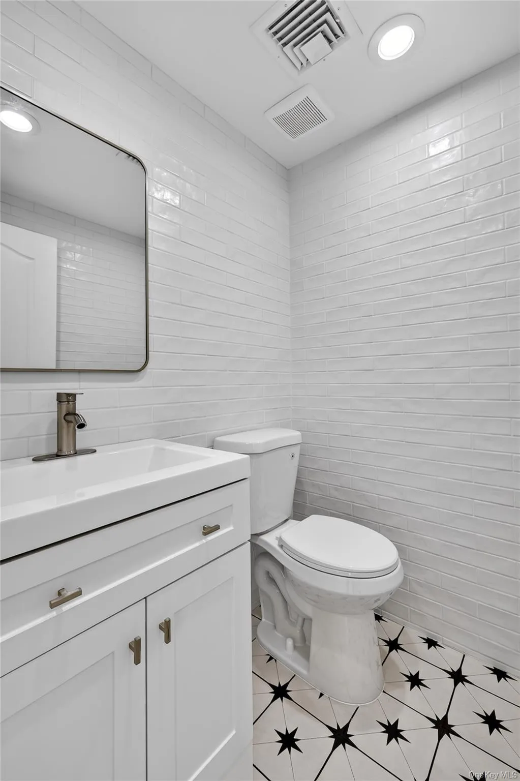 26 Hamlet Drive, Islip, NY, 5 Bedrooms Bedrooms, 18 Rooms Rooms,3 BathroomsBathrooms,Residential,For Rent,Hamlet,0,1046896 26 Hamlet Drive, Islip, NY, 5 Bedrooms Bedrooms, 18 Rooms Rooms,3 BathroomsBathrooms,Residential,For Rent,Hamlet,0,1046896