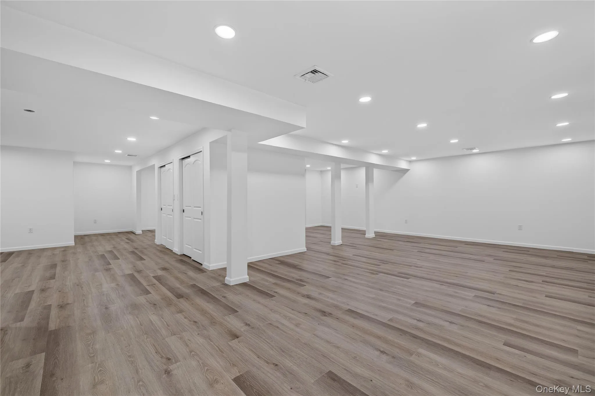 26 Hamlet Drive, Islip, NY, 5 Bedrooms Bedrooms, 18 Rooms Rooms,3 BathroomsBathrooms,Residential,For Rent,Hamlet,0,1046896 26 Hamlet Drive, Islip, NY, 5 Bedrooms Bedrooms, 18 Rooms Rooms,3 BathroomsBathrooms,Residential,For Rent,Hamlet,0,1046896