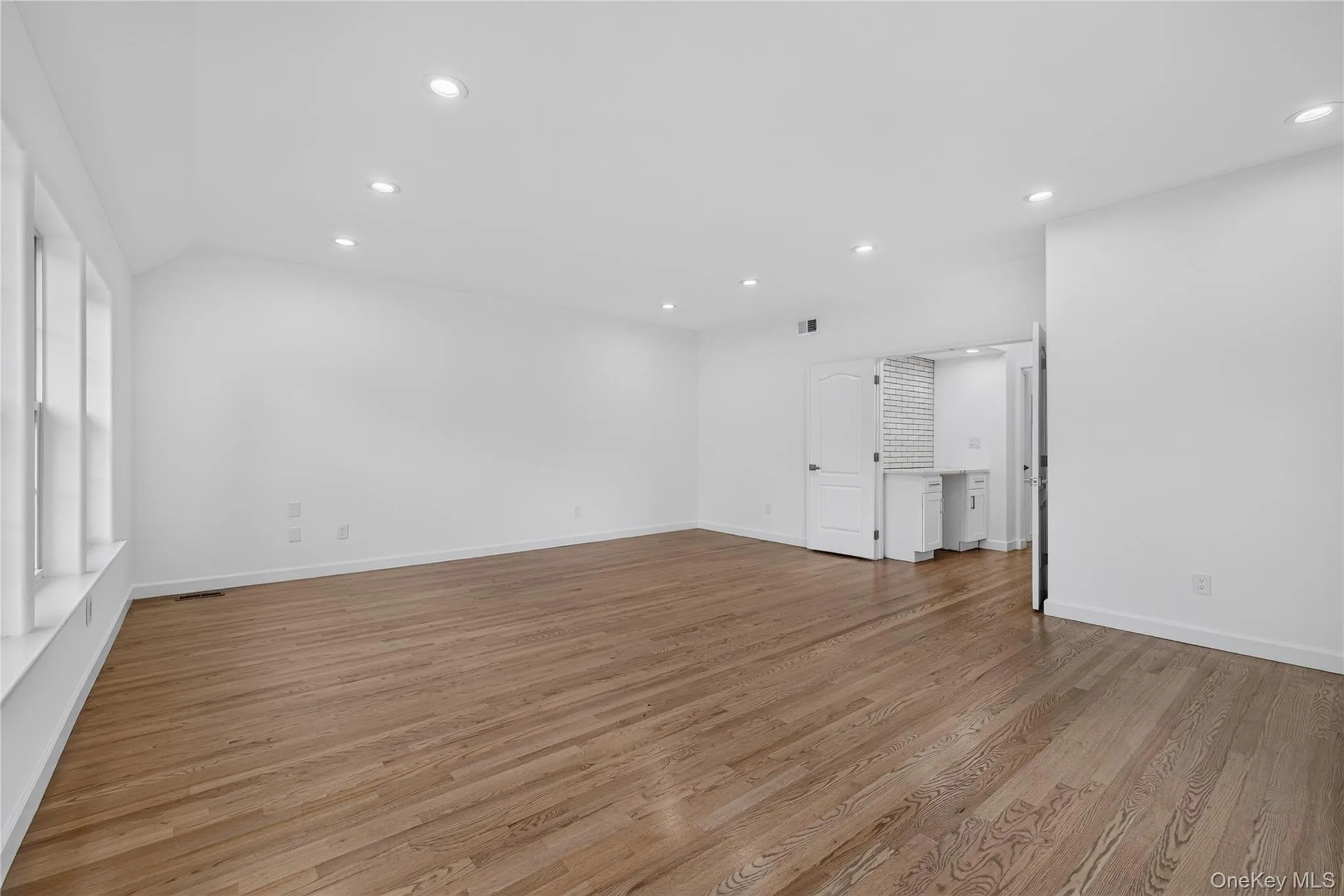 26 Hamlet Drive, Islip, NY, 5 Bedrooms Bedrooms, 18 Rooms Rooms,3 BathroomsBathrooms,Residential,For Rent,Hamlet,0,1046896 26 Hamlet Drive, Islip, NY, 5 Bedrooms Bedrooms, 18 Rooms Rooms,3 BathroomsBathrooms,Residential,For Rent,Hamlet,0,1046896