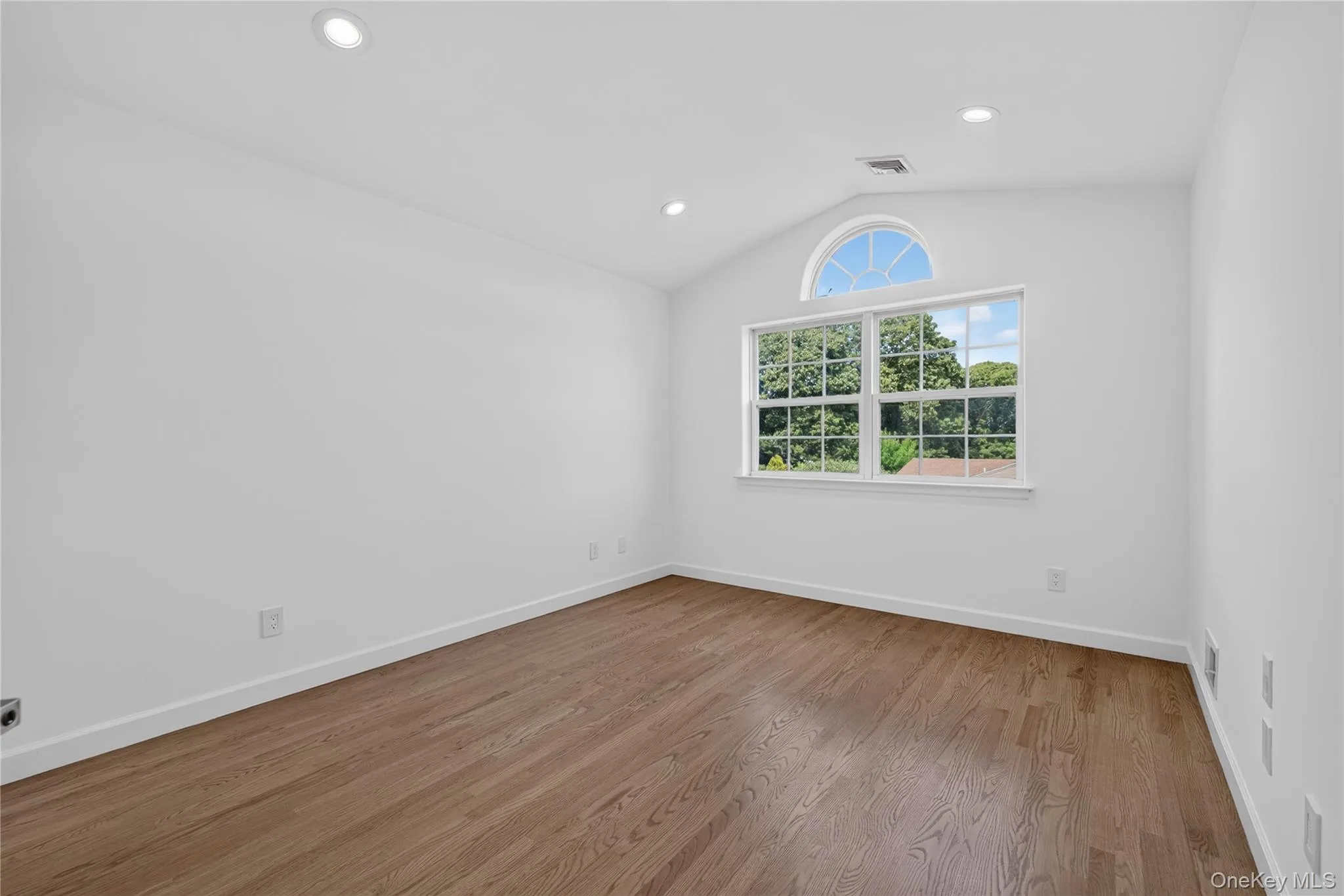 26 Hamlet Drive, Islip, NY, 5 Bedrooms Bedrooms, 18 Rooms Rooms,3 BathroomsBathrooms,Residential,For Rent,Hamlet,0,1046896 26 Hamlet Drive, Islip, NY, 5 Bedrooms Bedrooms, 18 Rooms Rooms,3 BathroomsBathrooms,Residential,For Rent,Hamlet,0,1046896