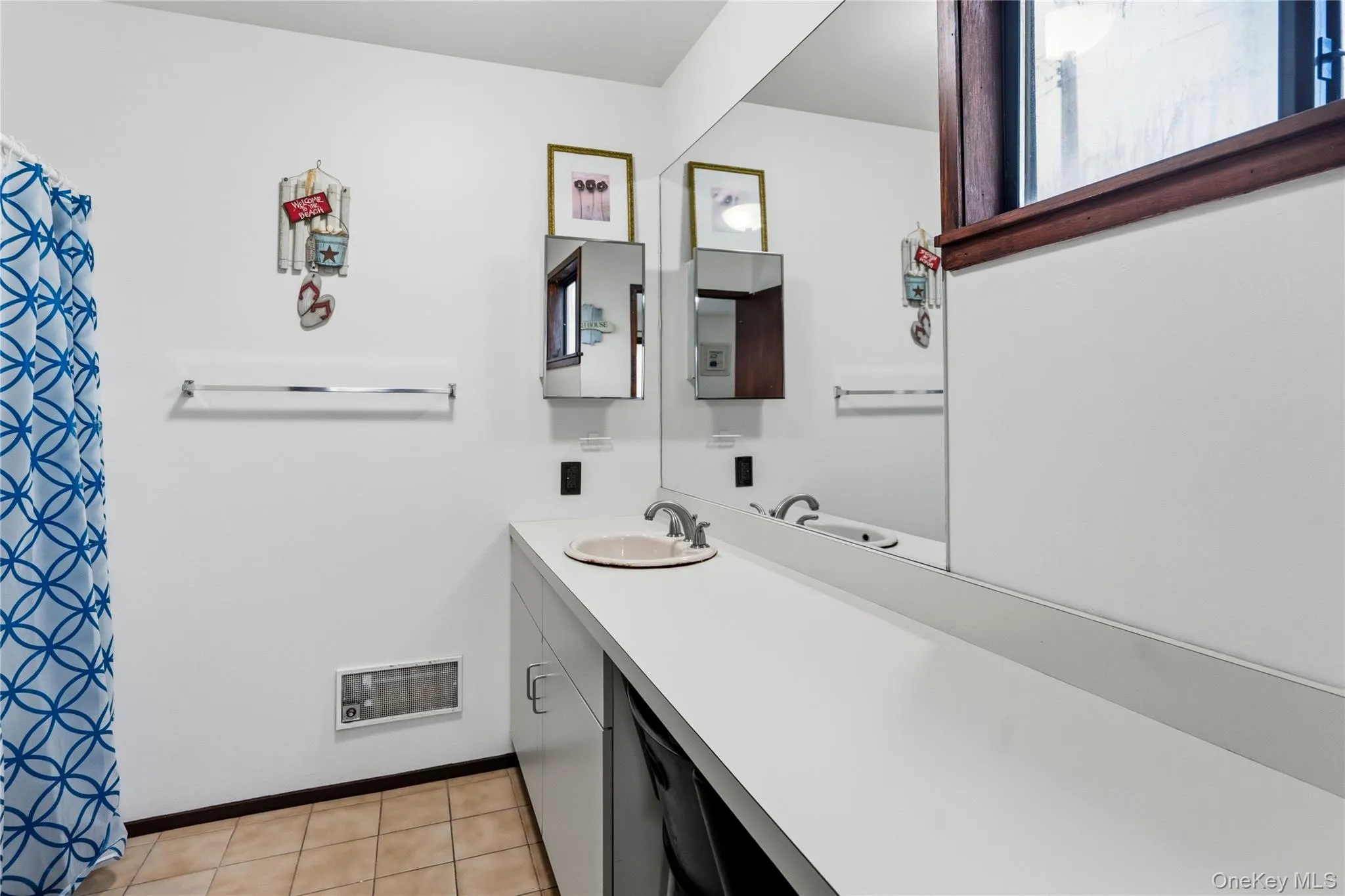 8 Cayuga Street, Brookhaven, NY, 3 Bedrooms Bedrooms, 6 Rooms Rooms,2 BathroomsBathrooms,Residential,For Rent,Cayuga,0,1046897 8 Cayuga Street, Brookhaven, NY, 3 Bedrooms Bedrooms, 6 Rooms Rooms,2 BathroomsBathrooms,Residential,For Rent,Cayuga,0,1046897