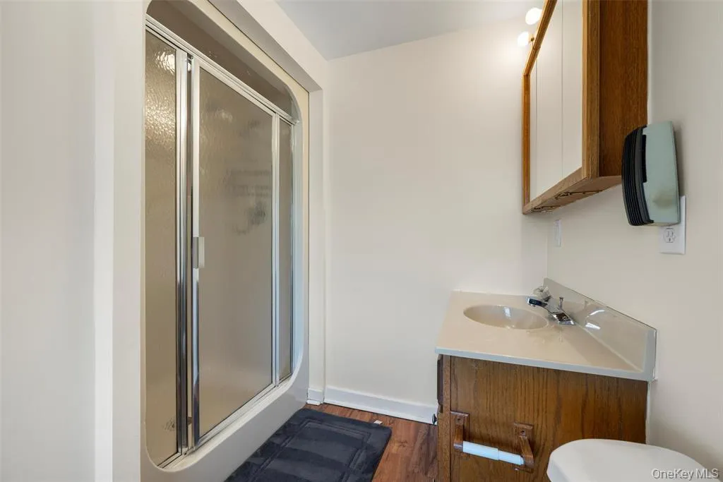 96 Galloway Road, Warwick (town), NY, 3 Bedrooms Bedrooms, 10 Rooms Rooms,2 BathroomsBathrooms,Residential,For Rent,Galloway,0,1046907 96 Galloway Road, Warwick (town), NY, 3 Bedrooms Bedrooms, 10 Rooms Rooms,2 BathroomsBathrooms,Residential,For Rent,Galloway,0,1046907