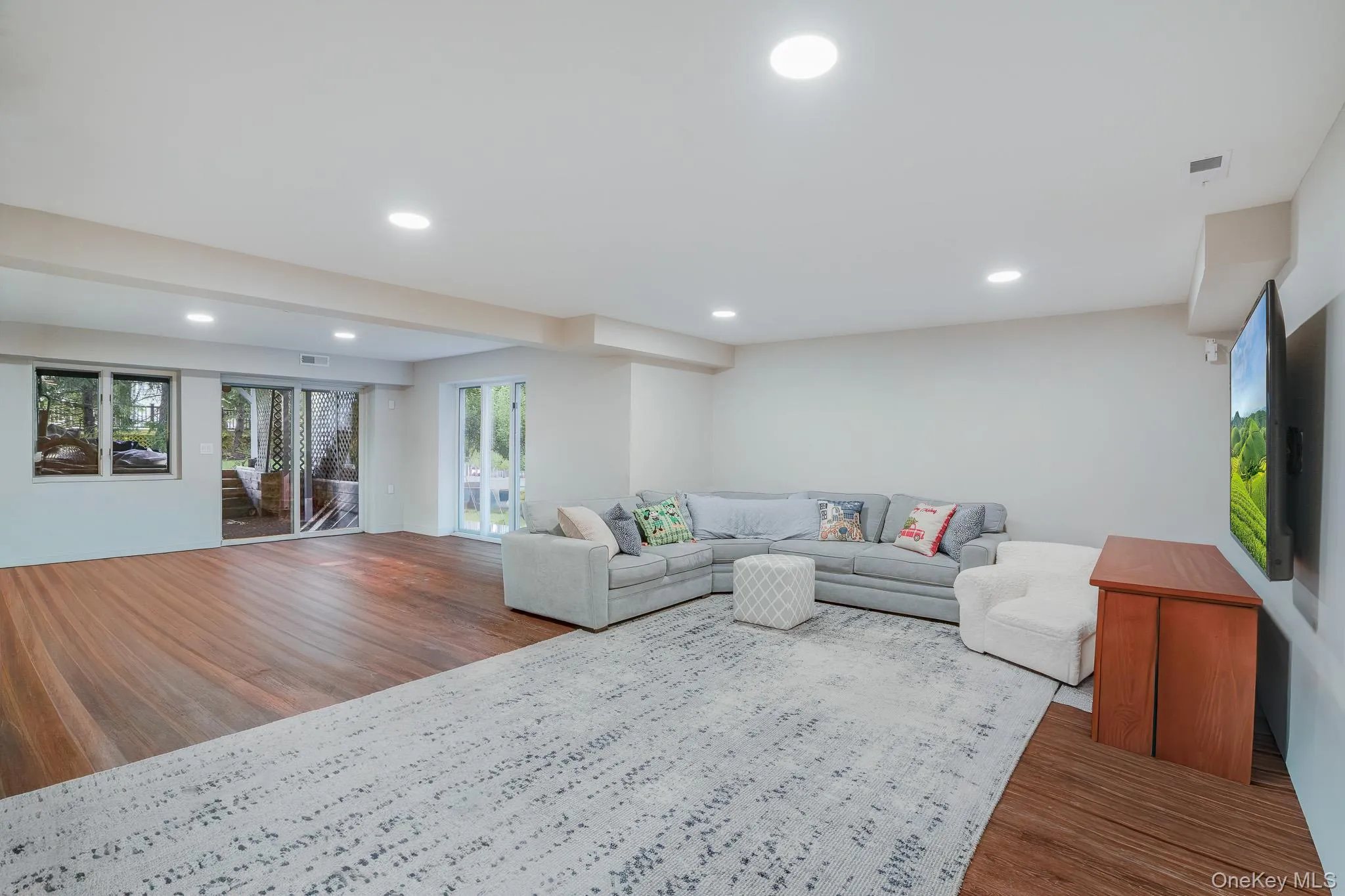 3 Lewiston Court, Ossining, NY, 3 Bedrooms Bedrooms, 8 Rooms Rooms,2 BathroomsBathrooms,Residential,For Rent,Lewiston,0,1046925 3 Lewiston Court, Ossining, NY, 3 Bedrooms Bedrooms, 8 Rooms Rooms,2 BathroomsBathrooms,Residential,For Rent,Lewiston,0,1046925