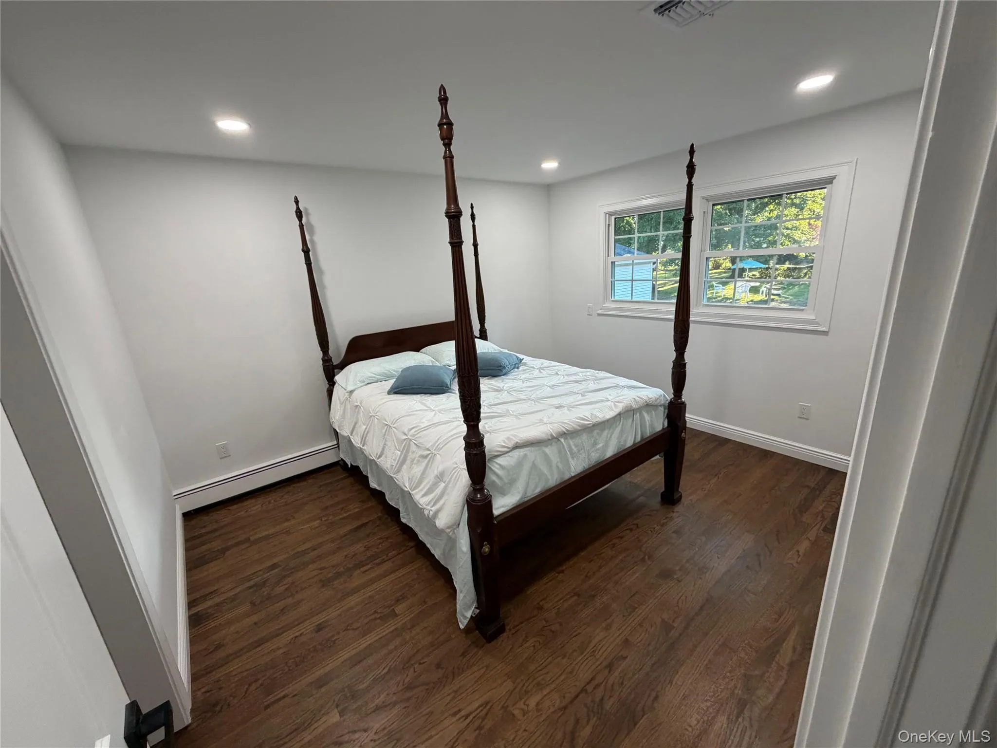 1544 Thompson Drive, Islip, NY, 3 Bedrooms Bedrooms, 6 Rooms Rooms,1 BathroomBathrooms,Residential,For Rent,Thompson,0,1046929 1544 Thompson Drive, Islip, NY, 3 Bedrooms Bedrooms, 6 Rooms Rooms,1 BathroomBathrooms,Residential,For Rent,Thompson,0,1046929