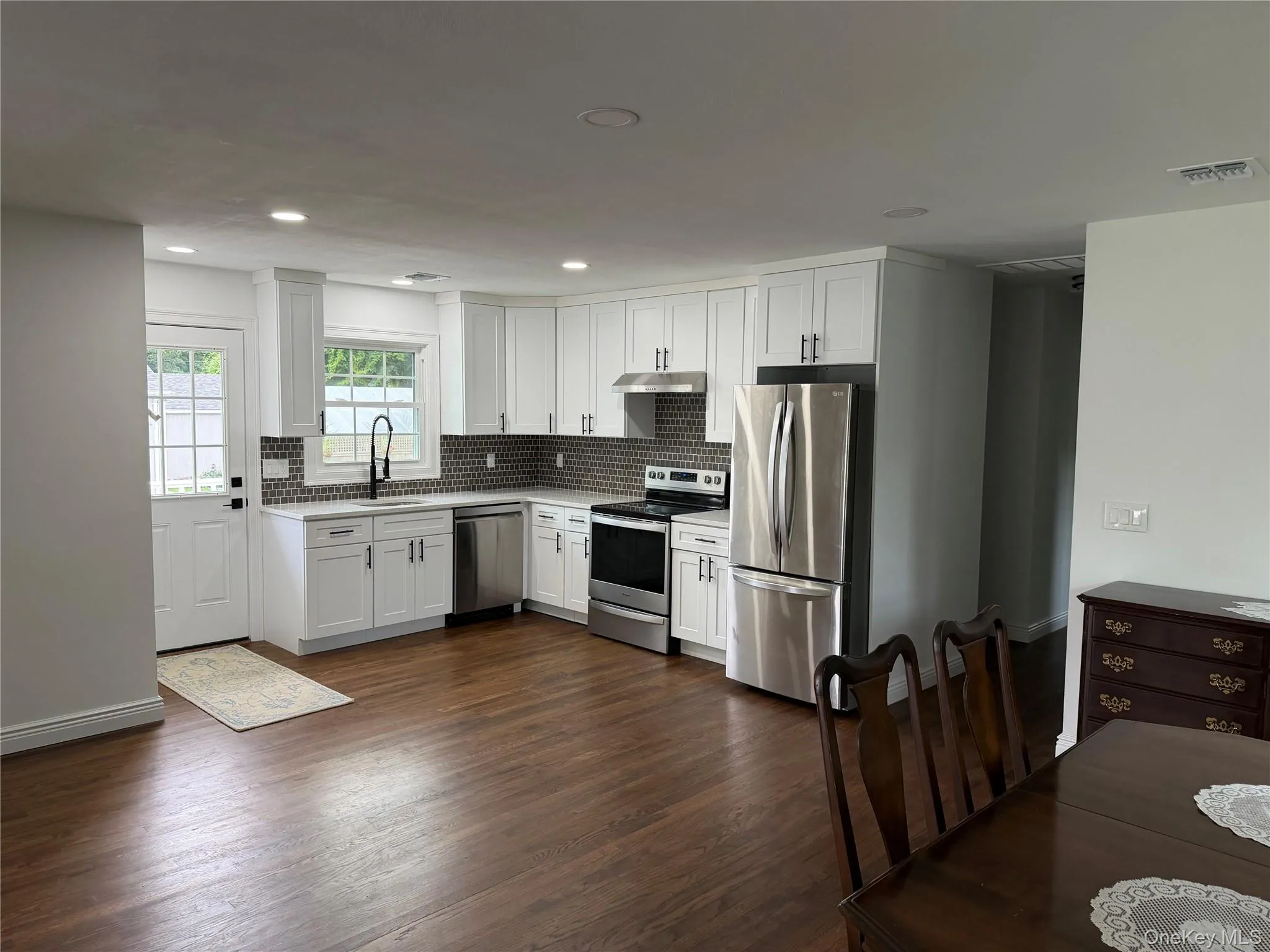 1544 Thompson Drive, Islip, NY, 3 Bedrooms Bedrooms, 6 Rooms Rooms,1 BathroomBathrooms,Residential,For Rent,Thompson,0,1046929 1544 Thompson Drive, Islip, NY, 3 Bedrooms Bedrooms, 6 Rooms Rooms,1 BathroomBathrooms,Residential,For Rent,Thompson,0,1046929