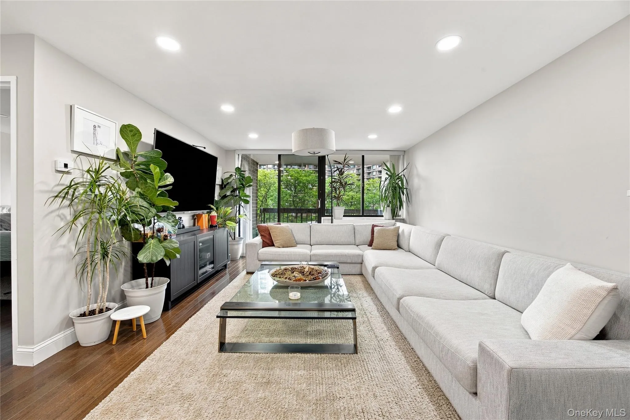 1 Bay Club Drive, New York, NY, 1 Bedroom Bedrooms, 3 Rooms Rooms,1 BathroomBathrooms,Residential,For Rent,Bay Club,0,1046930 1 Bay Club Drive, New York, NY, 1 Bedroom Bedrooms, 3 Rooms Rooms,1 BathroomBathrooms,Residential,For Rent,Bay Club,0,1046930