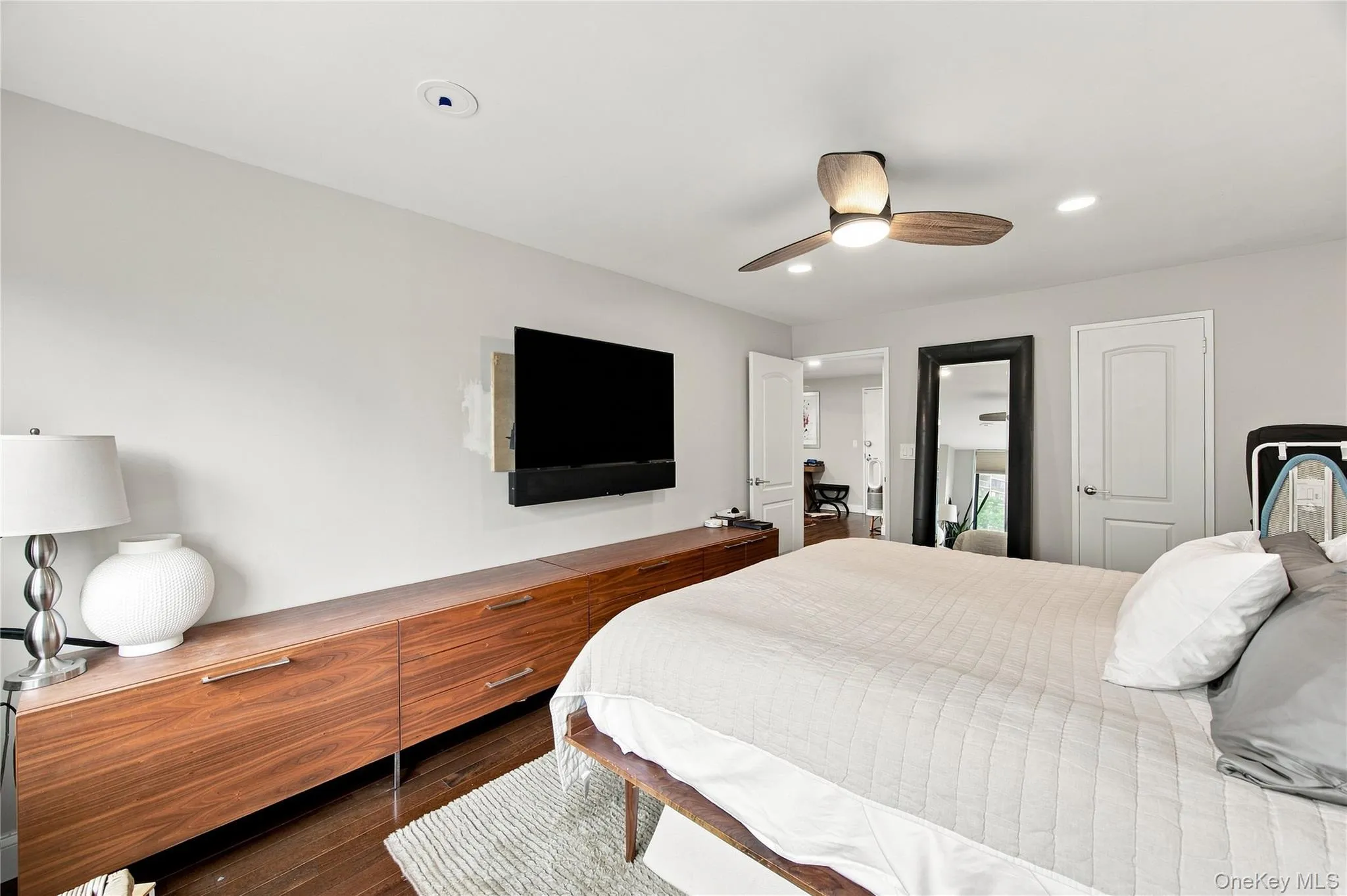 1 Bay Club Drive, New York, NY, 1 Bedroom Bedrooms, 3 Rooms Rooms,1 BathroomBathrooms,Residential,For Rent,Bay Club,0,1046930 1 Bay Club Drive, New York, NY, 1 Bedroom Bedrooms, 3 Rooms Rooms,1 BathroomBathrooms,Residential,For Rent,Bay Club,0,1046930