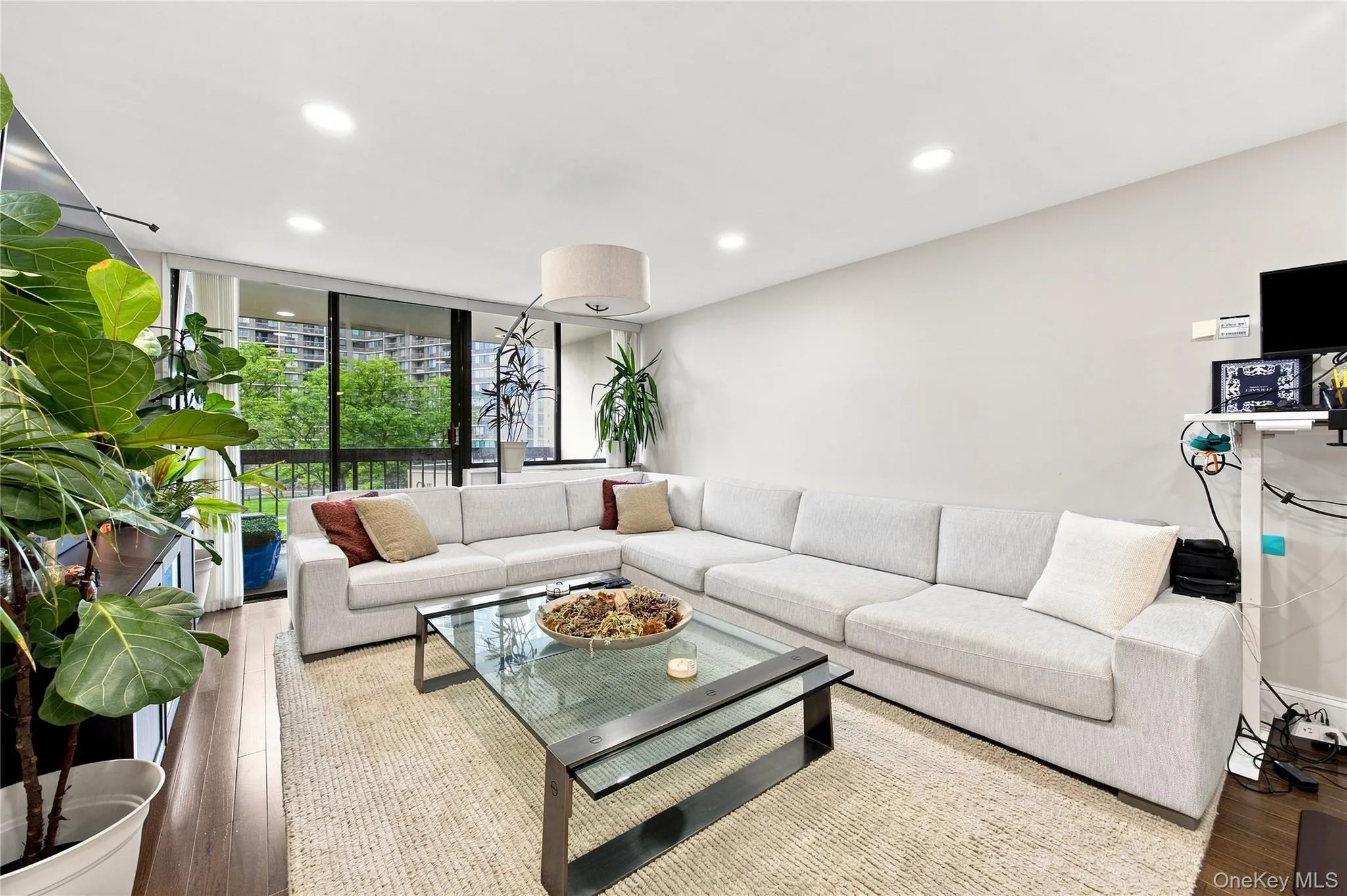 1 Bay Club Drive, New York, NY, 1 Bedroom Bedrooms, 3 Rooms Rooms,1 BathroomBathrooms,Residential,For Rent,Bay Club,0,1046930 1 Bay Club Drive, New York, NY, 1 Bedroom Bedrooms, 3 Rooms Rooms,1 BathroomBathrooms,Residential,For Rent,Bay Club,0,1046930