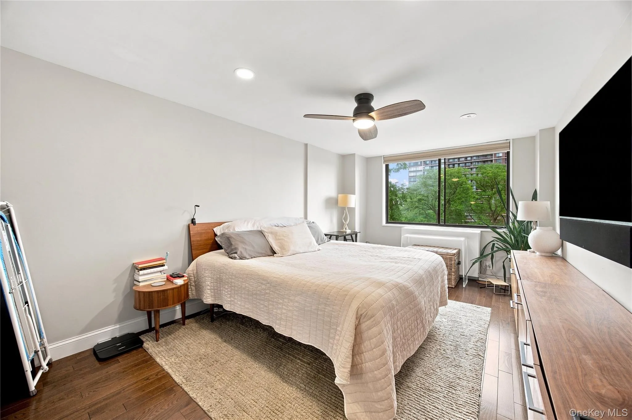 1 Bay Club Drive, New York, NY, 1 Bedroom Bedrooms, 3 Rooms Rooms,1 BathroomBathrooms,Residential,For Rent,Bay Club,0,1046930 1 Bay Club Drive, New York, NY, 1 Bedroom Bedrooms, 3 Rooms Rooms,1 BathroomBathrooms,Residential,For Rent,Bay Club,0,1046930