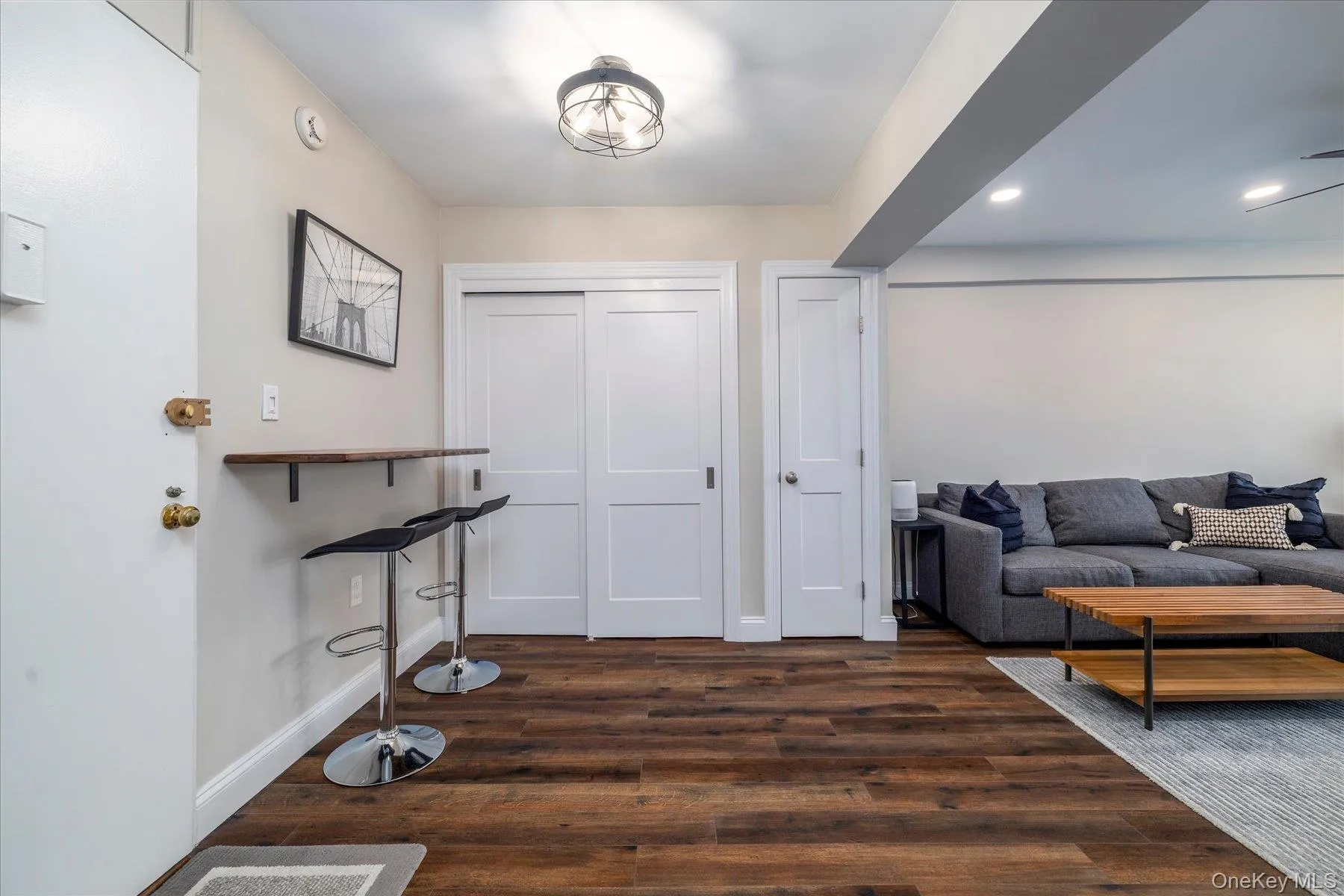 370 Broadway, Long Beach, NY, 1 Bedroom Bedrooms, 3 Rooms Rooms,1 BathroomBathrooms,Residential,For Rent,Broadway,0,1046934 370 Broadway, Long Beach, NY, 1 Bedroom Bedrooms, 3 Rooms Rooms,1 BathroomBathrooms,Residential,For Rent,Broadway,0,1046934