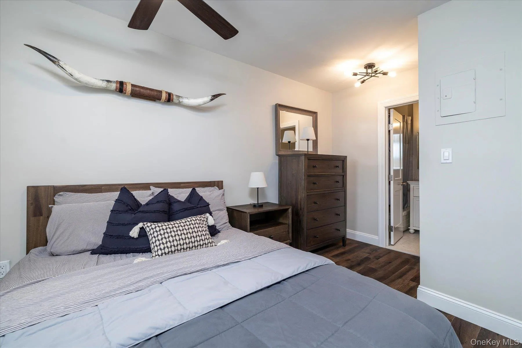 370 Broadway, Long Beach, NY, 1 Bedroom Bedrooms, 3 Rooms Rooms,1 BathroomBathrooms,Residential,For Rent,Broadway,0,1046934 370 Broadway, Long Beach, NY, 1 Bedroom Bedrooms, 3 Rooms Rooms,1 BathroomBathrooms,Residential,For Rent,Broadway,0,1046934