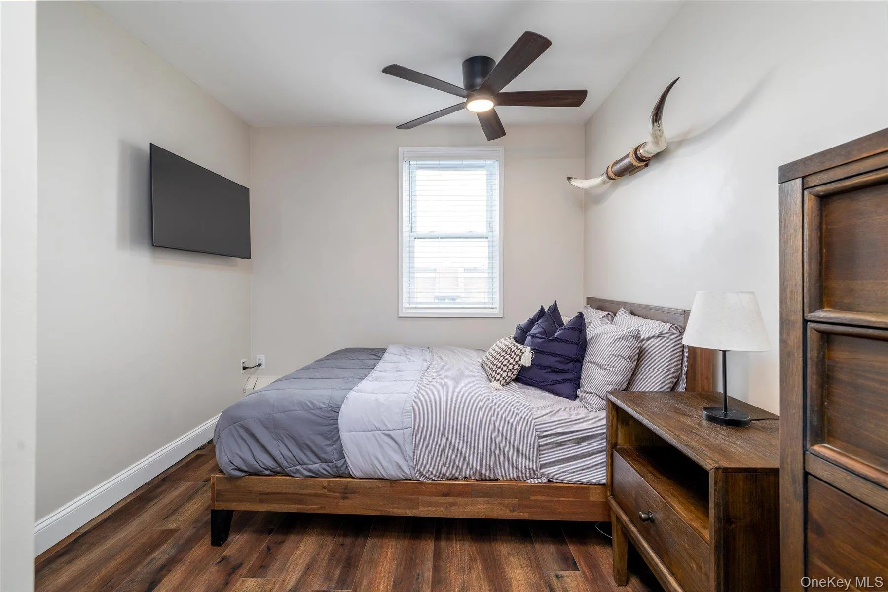 370 Broadway, Long Beach, NY, 1 Bedroom Bedrooms, 3 Rooms Rooms,1 BathroomBathrooms,Residential,For Rent,Broadway,0,1046934 370 Broadway, Long Beach, NY, 1 Bedroom Bedrooms, 3 Rooms Rooms,1 BathroomBathrooms,Residential,For Rent,Broadway,0,1046934