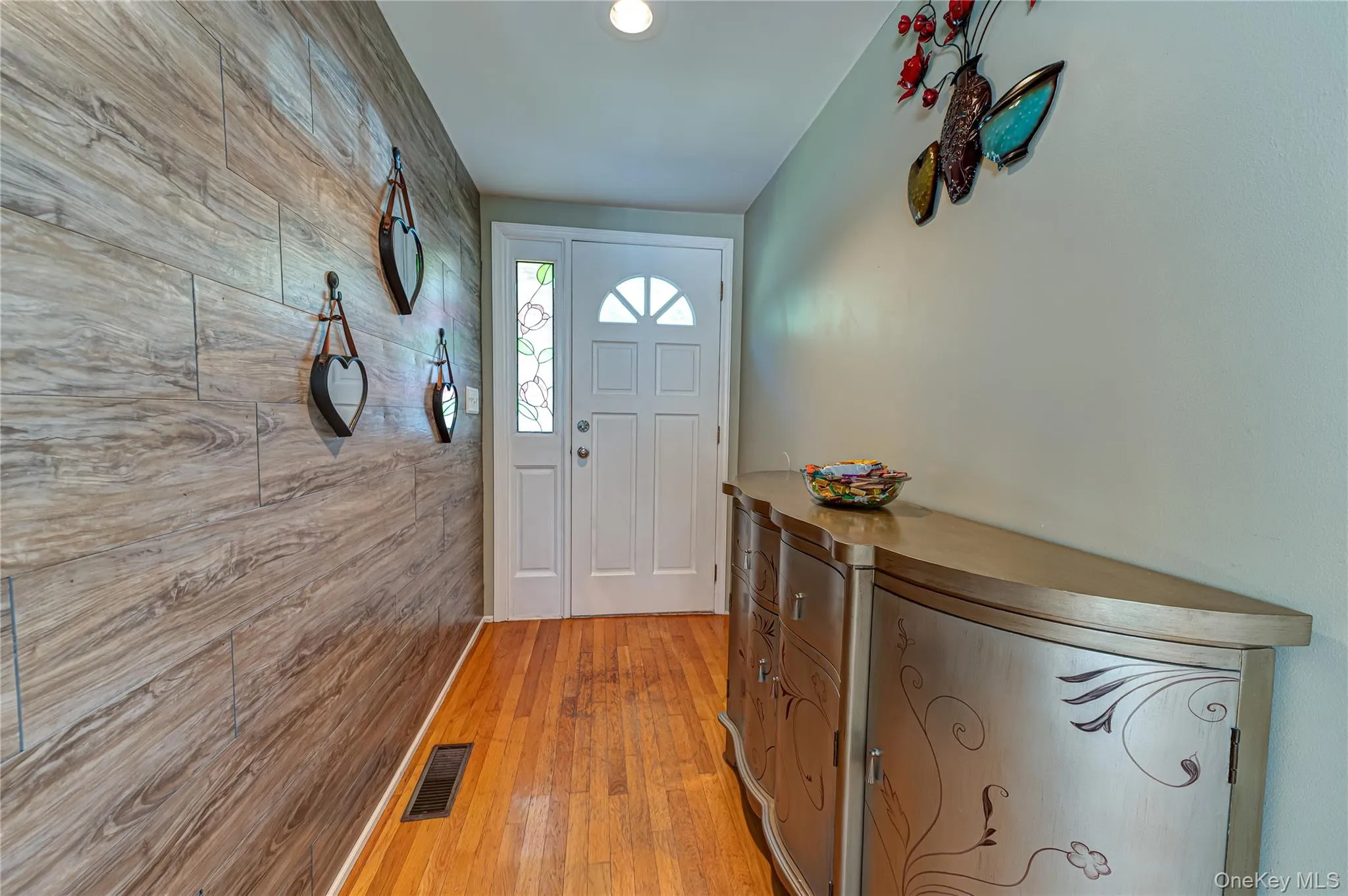 8 Forest Avenue, Brookhaven, NY, 3 Bedrooms Bedrooms, 5 Rooms Rooms,1 BathroomBathrooms,Residential,For Rent,Forest,0,1046942 8 Forest Avenue, Brookhaven, NY, 3 Bedrooms Bedrooms, 5 Rooms Rooms,1 BathroomBathrooms,Residential,For Rent,Forest,0,1046942
