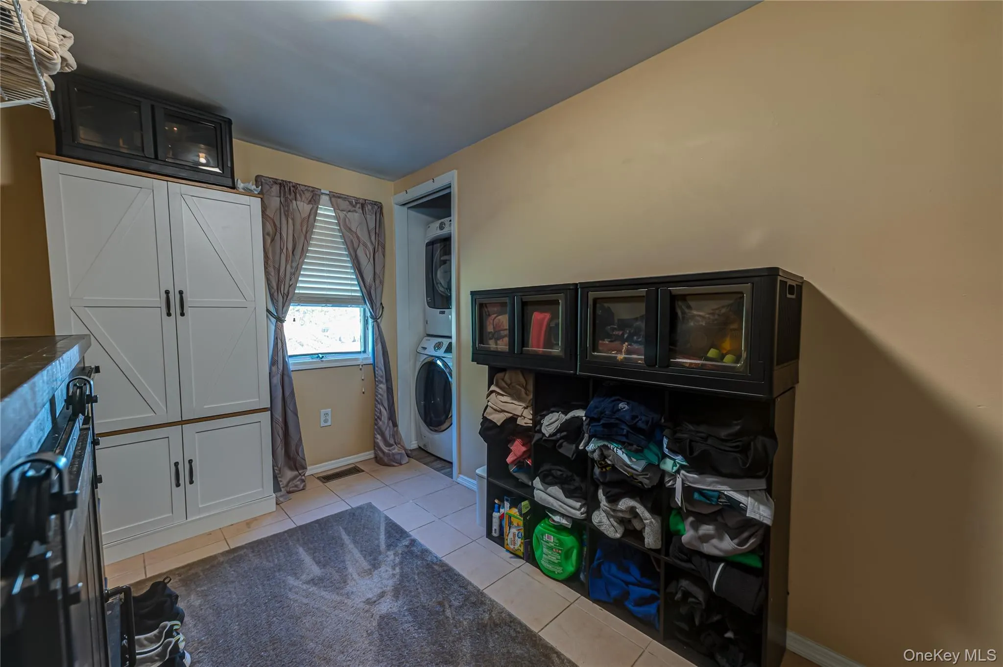 8 Forest Avenue, Brookhaven, NY, 3 Bedrooms Bedrooms, 5 Rooms Rooms,1 BathroomBathrooms,Residential,For Rent,Forest,0,1046942 8 Forest Avenue, Brookhaven, NY, 3 Bedrooms Bedrooms, 5 Rooms Rooms,1 BathroomBathrooms,Residential,For Rent,Forest,0,1046942