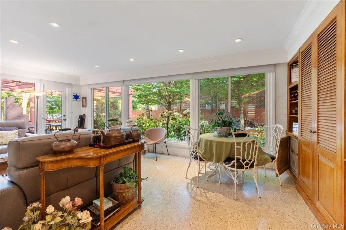 501 Broadway, Hempstead, NY, 8 Bedrooms Bedrooms, 14 Rooms Rooms,4 BathroomsBathrooms,Residential,For Rent,Broadway,0,1046946 501 Broadway, Hempstead, NY, 8 Bedrooms Bedrooms, 14 Rooms Rooms,4 BathroomsBathrooms,Residential,For Rent,Broadway,0,1046946