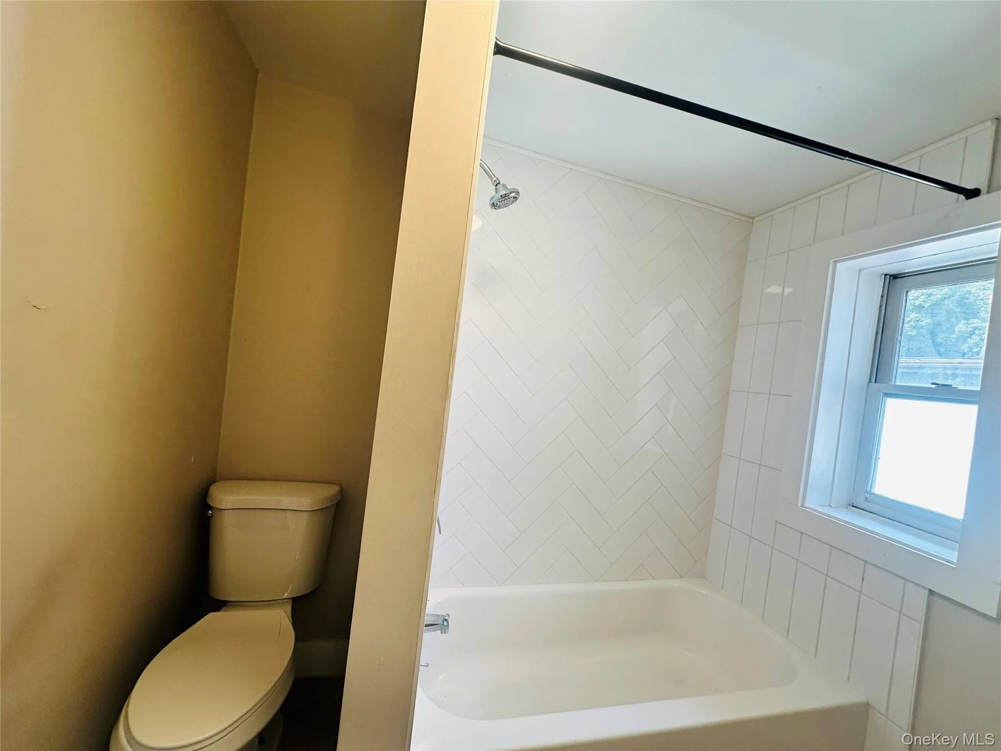 80 Garden Street, Poughkeepsie, NY, 1 Bedroom Bedrooms, 3 Rooms Rooms,1 BathroomBathrooms,Residential Lease,For Rent,Garden,0,1046948 80 Garden Street, Poughkeepsie, NY, 1 Bedroom Bedrooms, 3 Rooms Rooms,1 BathroomBathrooms,Residential Lease,For Rent,Garden,0,1046948