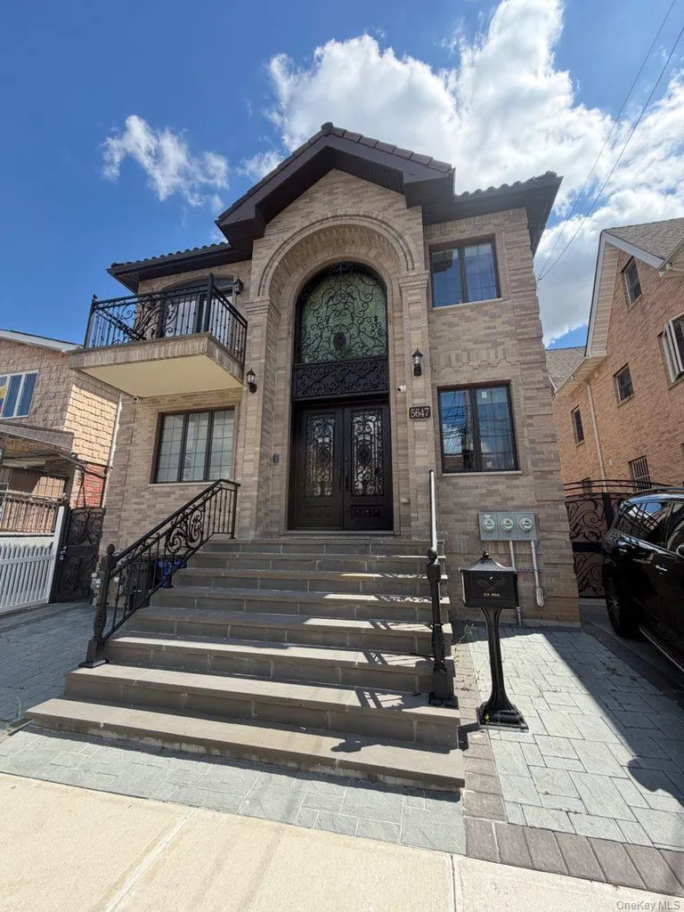 5647 136th Street, New York, NY, 5 Bedrooms Bedrooms, 9 Rooms Rooms,3 BathroomsBathrooms,Residential Lease,For Rent,136th,0,1046951 5647 136th Street, New York, NY, 5 Bedrooms Bedrooms, 9 Rooms Rooms,3 BathroomsBathrooms,Residential Lease,For Rent,136th,0,1046951