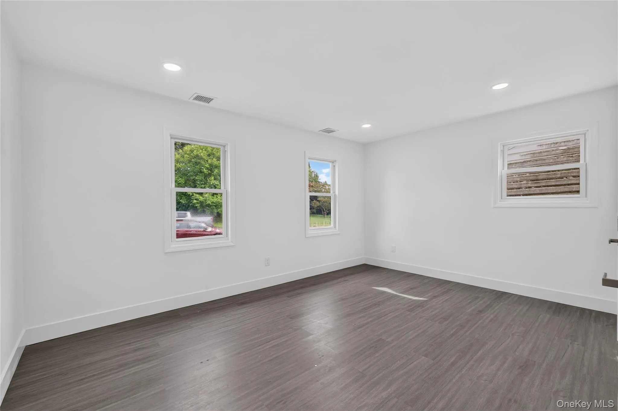 42 Clymer Street, Brookhaven, NY, 5 Bedrooms Bedrooms, 11 Rooms Rooms,2 BathroomsBathrooms,Residential,For Rent,Clymer,0,1046952 42 Clymer Street, Brookhaven, NY, 5 Bedrooms Bedrooms, 11 Rooms Rooms,2 BathroomsBathrooms,Residential,For Rent,Clymer,0,1046952