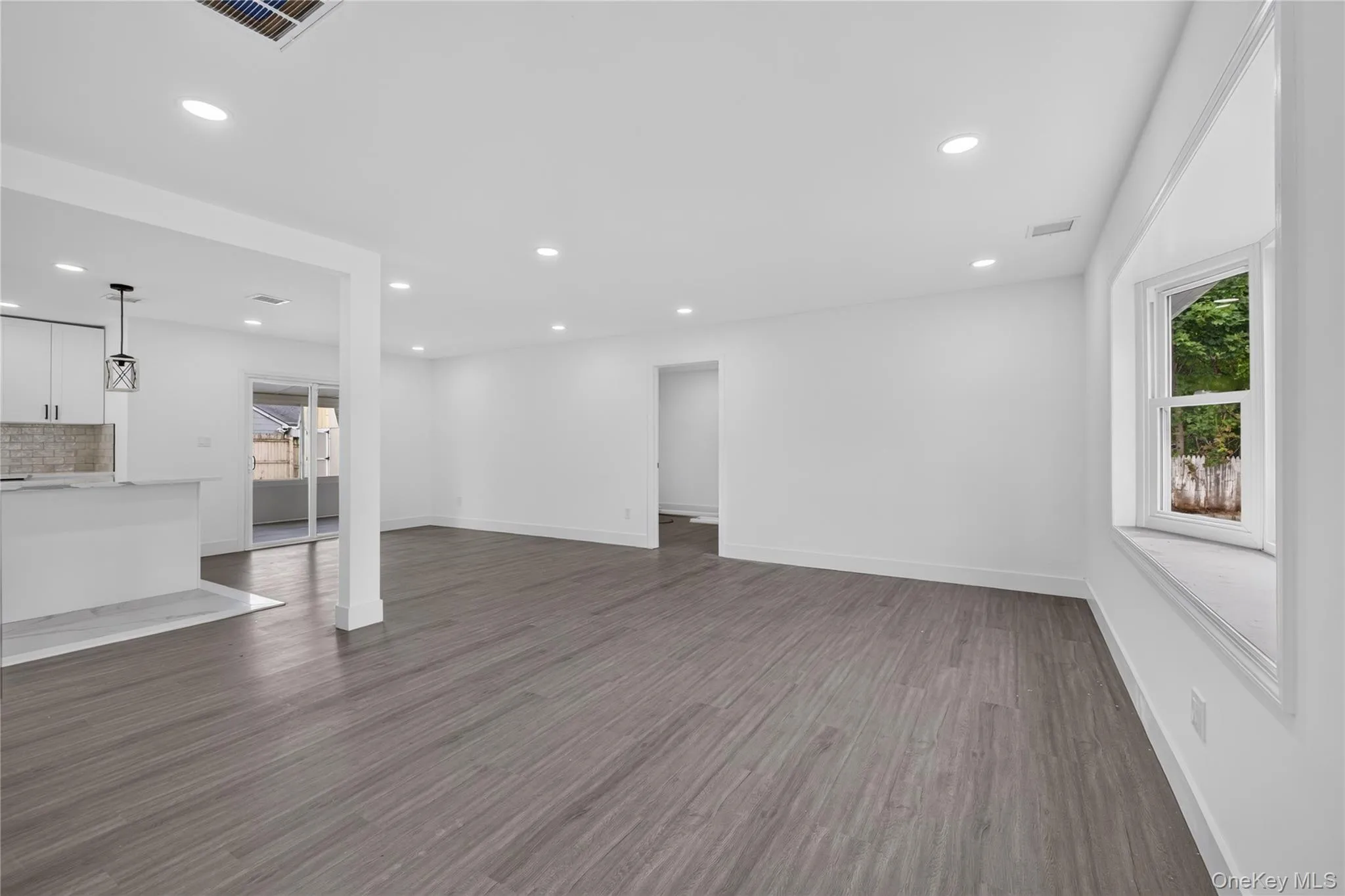 42 Clymer Street, Brookhaven, NY, 5 Bedrooms Bedrooms, 11 Rooms Rooms,2 BathroomsBathrooms,Residential,For Rent,Clymer,0,1046952 42 Clymer Street, Brookhaven, NY, 5 Bedrooms Bedrooms, 11 Rooms Rooms,2 BathroomsBathrooms,Residential,For Rent,Clymer,0,1046952