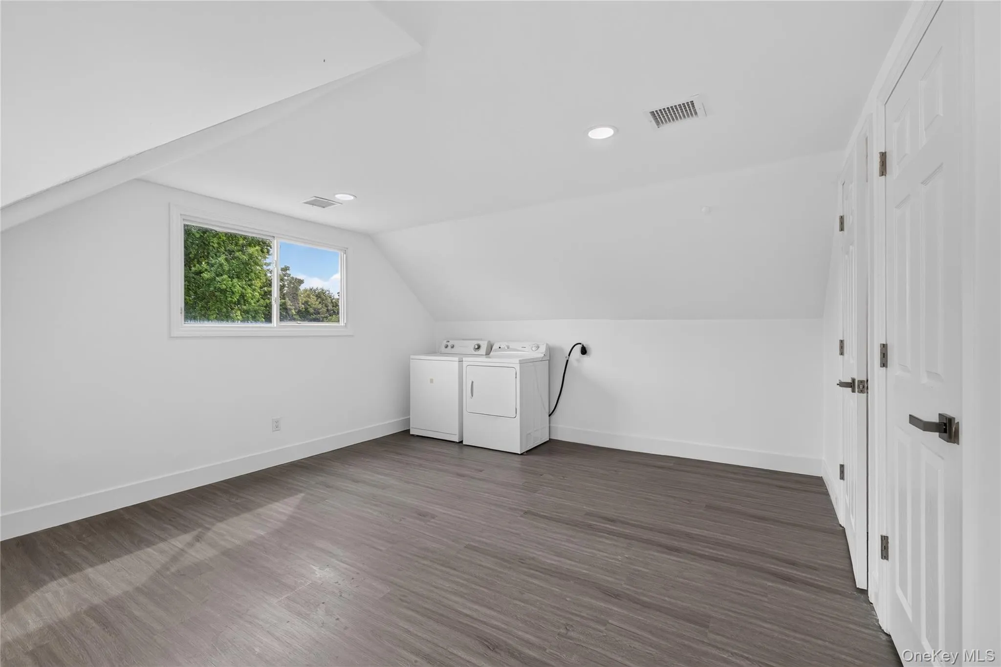 42 Clymer Street, Brookhaven, NY, 5 Bedrooms Bedrooms, 11 Rooms Rooms,2 BathroomsBathrooms,Residential,For Rent,Clymer,0,1046952 42 Clymer Street, Brookhaven, NY, 5 Bedrooms Bedrooms, 11 Rooms Rooms,2 BathroomsBathrooms,Residential,For Rent,Clymer,0,1046952
