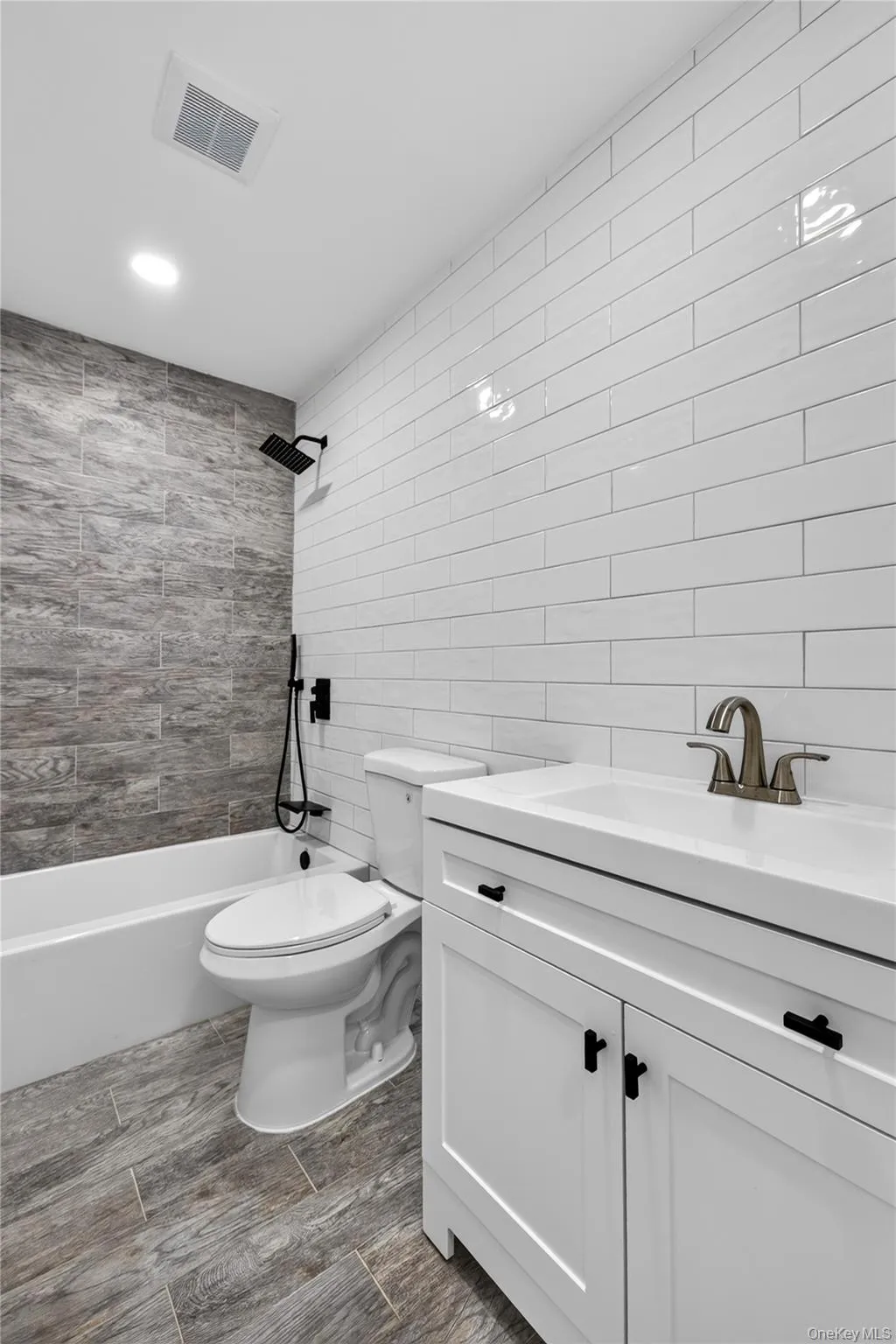 42 Clymer Street, Brookhaven, NY, 5 Bedrooms Bedrooms, 11 Rooms Rooms,2 BathroomsBathrooms,Residential,For Rent,Clymer,0,1046952 42 Clymer Street, Brookhaven, NY, 5 Bedrooms Bedrooms, 11 Rooms Rooms,2 BathroomsBathrooms,Residential,For Rent,Clymer,0,1046952