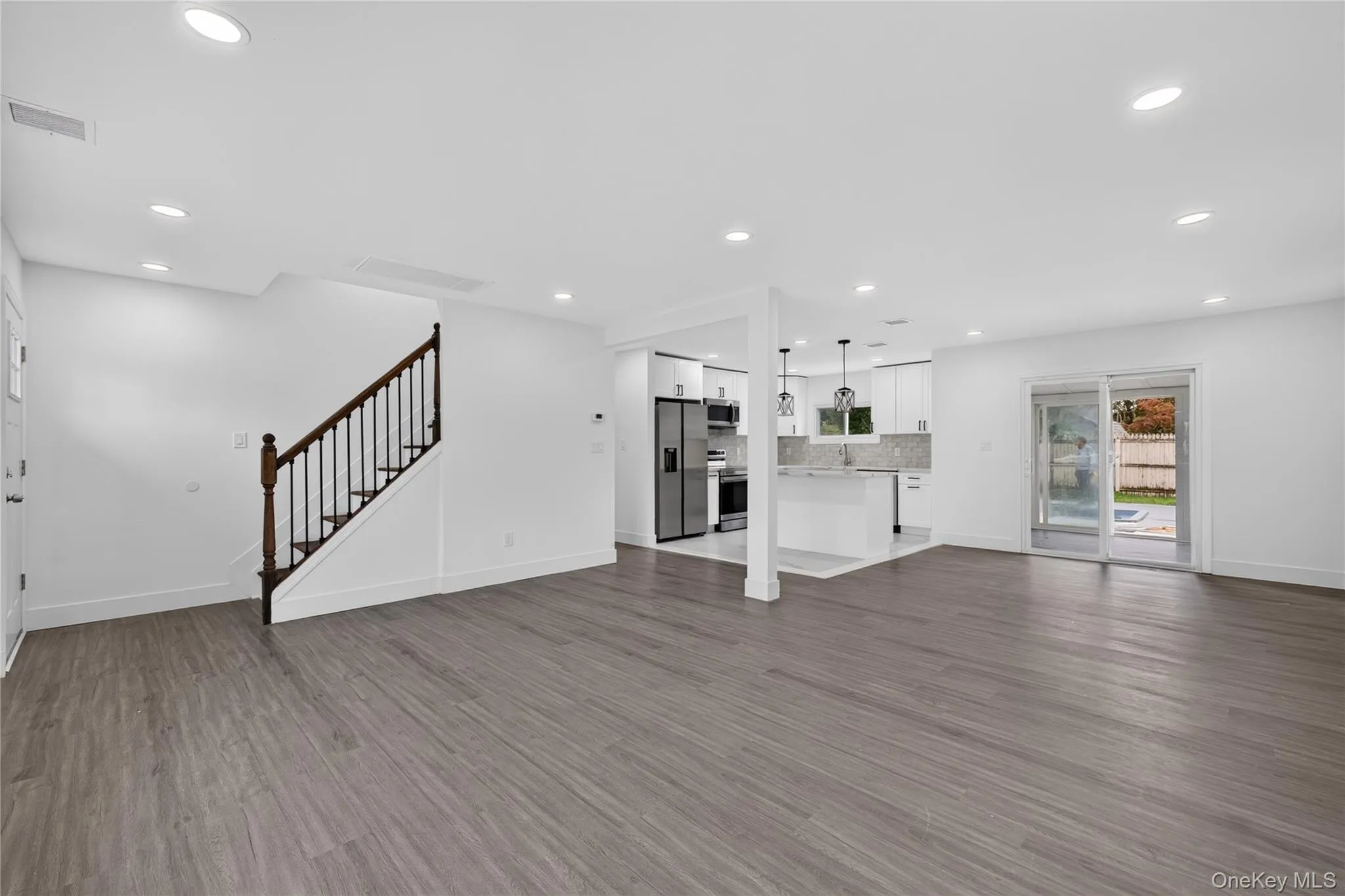42 Clymer Street, Brookhaven, NY, 5 Bedrooms Bedrooms, 11 Rooms Rooms,2 BathroomsBathrooms,Residential,For Rent,Clymer,0,1046952 42 Clymer Street, Brookhaven, NY, 5 Bedrooms Bedrooms, 11 Rooms Rooms,2 BathroomsBathrooms,Residential,For Rent,Clymer,0,1046952
