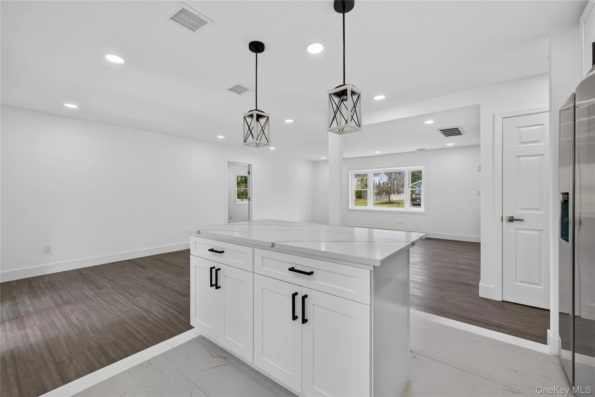 42 Clymer Street, Brookhaven, NY, 5 Bedrooms Bedrooms, 11 Rooms Rooms,2 BathroomsBathrooms,Residential,For Rent,Clymer,0,1046952 42 Clymer Street, Brookhaven, NY, 5 Bedrooms Bedrooms, 11 Rooms Rooms,2 BathroomsBathrooms,Residential,For Rent,Clymer,0,1046952