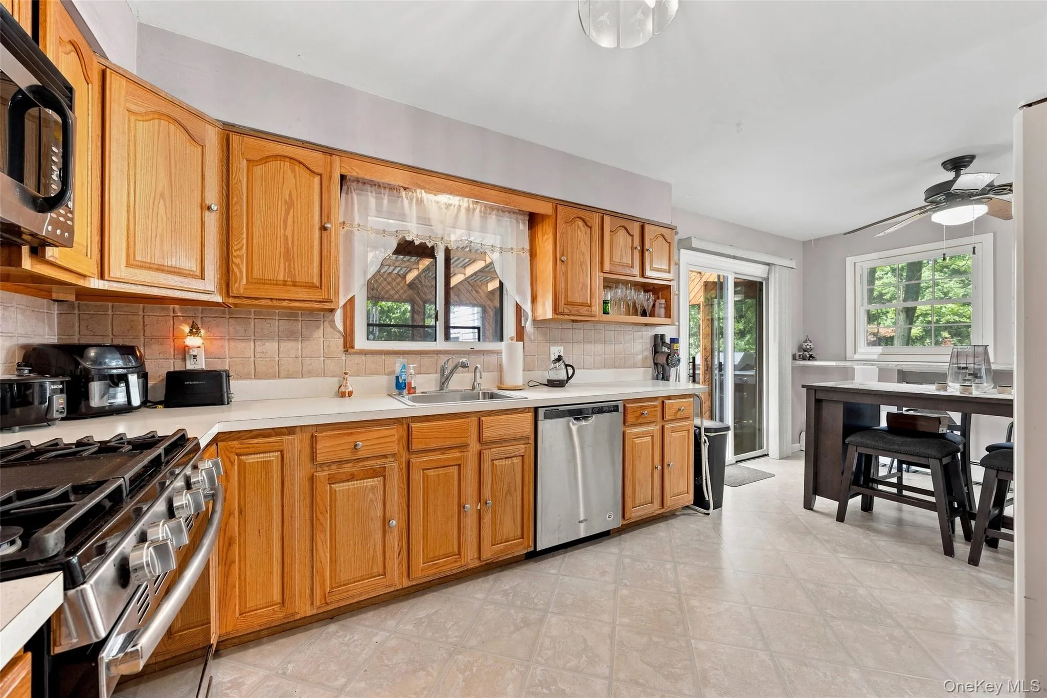 121 Hammond Road, Haverstraw, NY, 5 Bedrooms Bedrooms, 14 Rooms Rooms,3 BathroomsBathrooms,Residential,For Rent,Hammond,0,1046955 121 Hammond Road, Haverstraw, NY, 5 Bedrooms Bedrooms, 14 Rooms Rooms,3 BathroomsBathrooms,Residential,For Rent,Hammond,0,1046955
