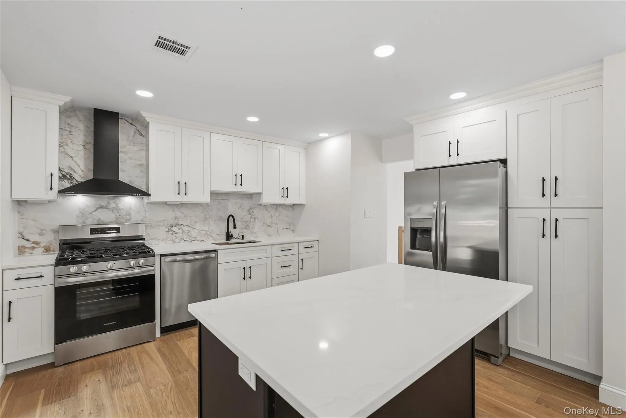 2 Deborah Lane, Clarkstown, NY, 5 Bedrooms Bedrooms, 13 Rooms Rooms,3 BathroomsBathrooms,Residential,For Rent,Deborah,0,1046956 2 Deborah Lane, Clarkstown, NY, 5 Bedrooms Bedrooms, 13 Rooms Rooms,3 BathroomsBathrooms,Residential,For Rent,Deborah,0,1046956