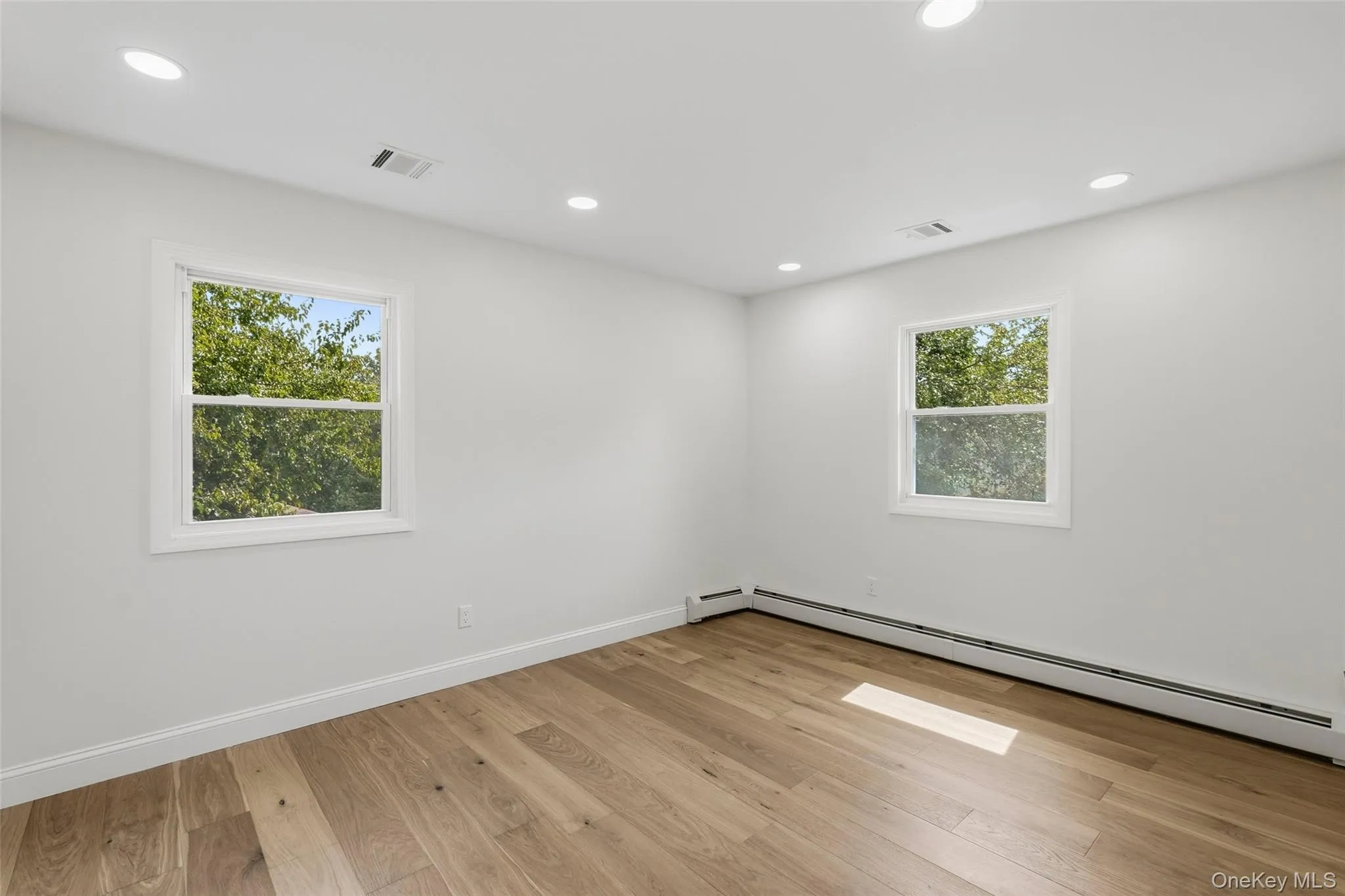 2 Deborah Lane, Clarkstown, NY, 5 Bedrooms Bedrooms, 13 Rooms Rooms,3 BathroomsBathrooms,Residential,For Rent,Deborah,0,1046956 2 Deborah Lane, Clarkstown, NY, 5 Bedrooms Bedrooms, 13 Rooms Rooms,3 BathroomsBathrooms,Residential,For Rent,Deborah,0,1046956