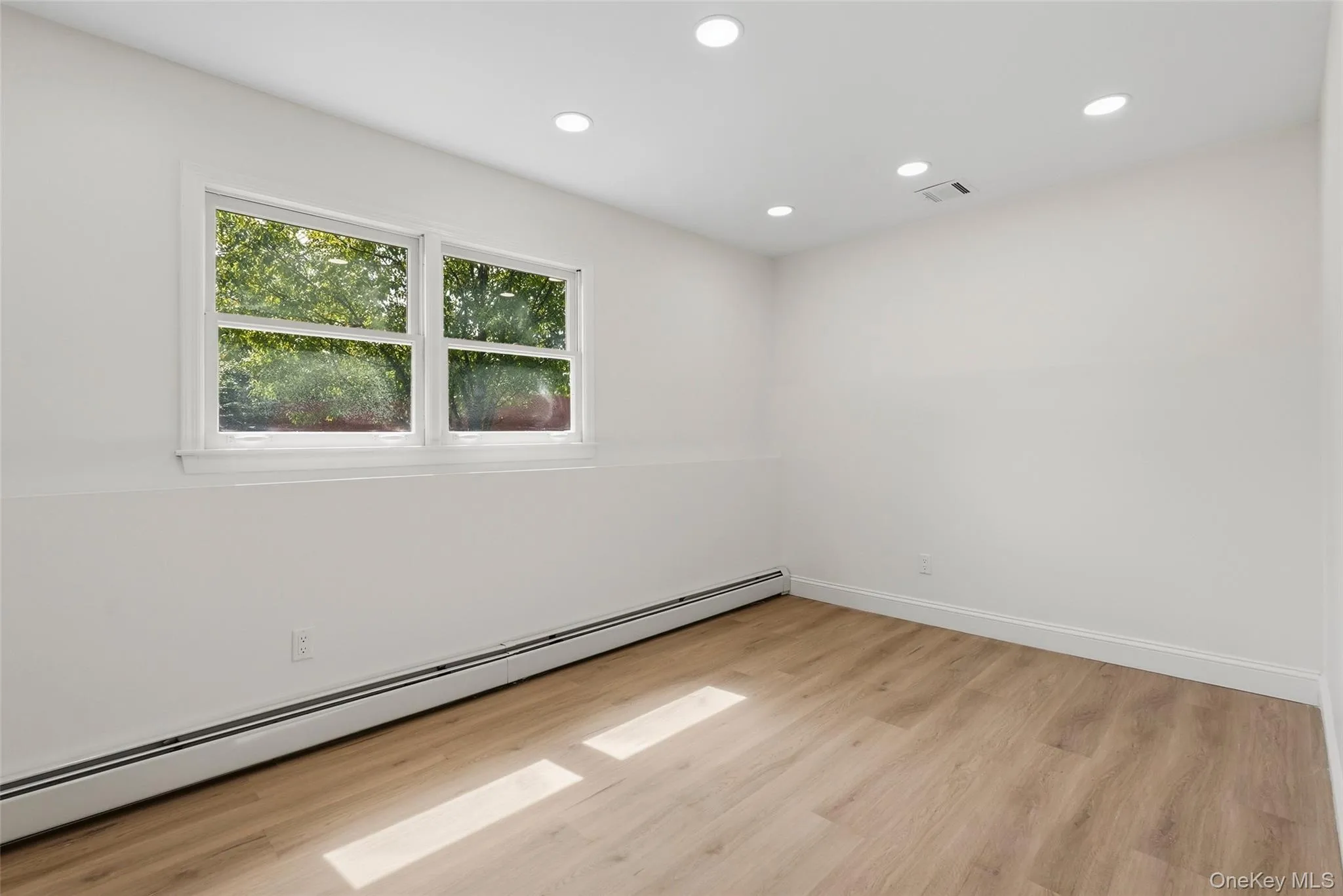 2 Deborah Lane, Clarkstown, NY, 5 Bedrooms Bedrooms, 13 Rooms Rooms,3 BathroomsBathrooms,Residential,For Rent,Deborah,0,1046956 2 Deborah Lane, Clarkstown, NY, 5 Bedrooms Bedrooms, 13 Rooms Rooms,3 BathroomsBathrooms,Residential,For Rent,Deborah,0,1046956