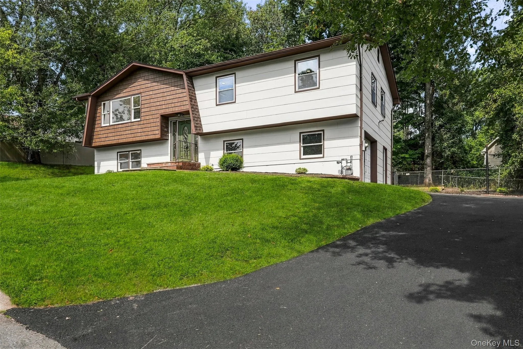 2 Deborah Lane, Clarkstown, NY, 5 Bedrooms Bedrooms, 13 Rooms Rooms,3 BathroomsBathrooms,Residential,For Rent,Deborah,0,1046956 2 Deborah Lane, Clarkstown, NY, 5 Bedrooms Bedrooms, 13 Rooms Rooms,3 BathroomsBathrooms,Residential,For Rent,Deborah,0,1046956