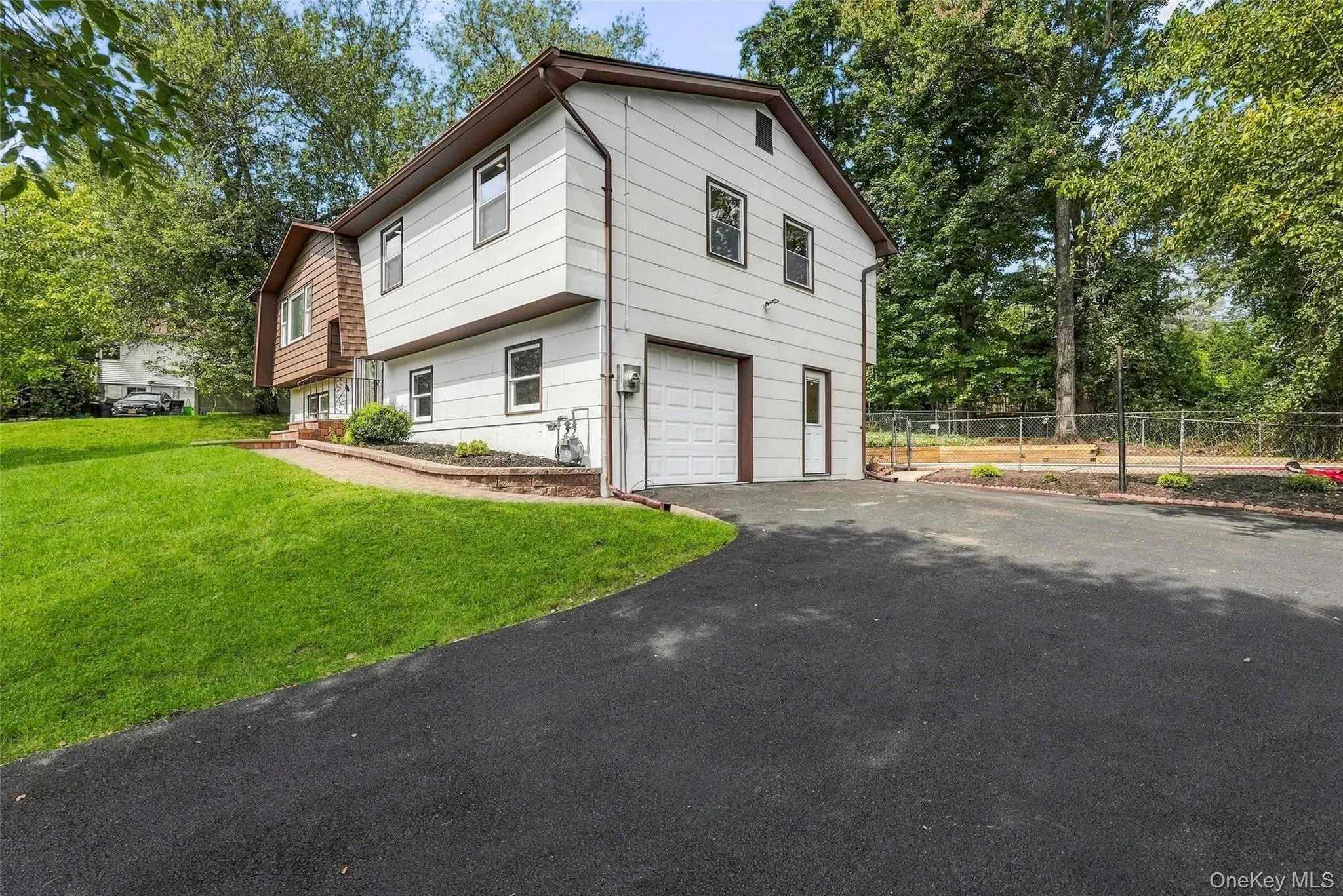 2 Deborah Lane, Clarkstown, NY, 5 Bedrooms Bedrooms, 13 Rooms Rooms,3 BathroomsBathrooms,Residential,For Rent,Deborah,0,1046956 2 Deborah Lane, Clarkstown, NY, 5 Bedrooms Bedrooms, 13 Rooms Rooms,3 BathroomsBathrooms,Residential,For Rent,Deborah,0,1046956