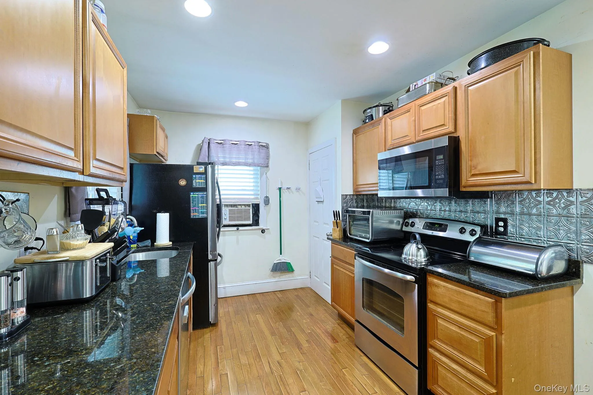 42 Streit Avenue, Poughkeepsie (town), NY, 4 Bedrooms Bedrooms, 7 Rooms Rooms,3 BathroomsBathrooms,Residential,For Rent,Streit,0,1046957 42 Streit Avenue, Poughkeepsie (town), NY, 4 Bedrooms Bedrooms, 7 Rooms Rooms,3 BathroomsBathrooms,Residential,For Rent,Streit,0,1046957
