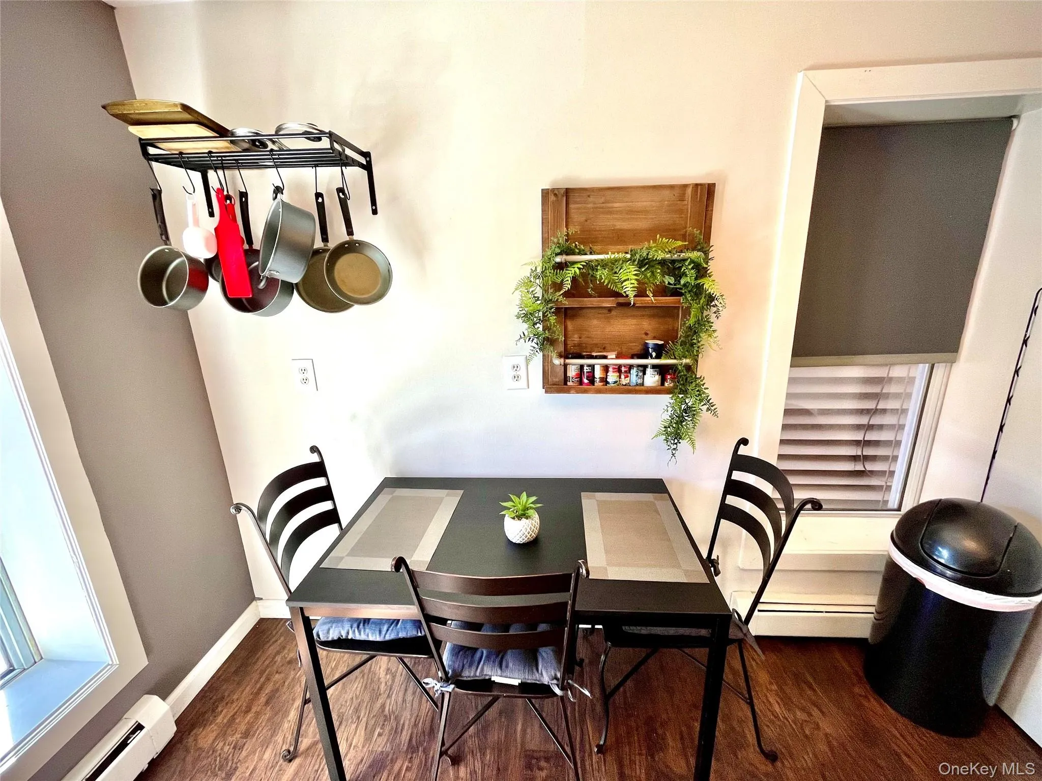 29 Main Street, Warwick (town), NY, 1 Bedroom Bedrooms, 4 Rooms Rooms,1 BathroomBathrooms,Residential Lease,For Rent,Main,0,1046958 29 Main Street, Warwick (town), NY, 1 Bedroom Bedrooms, 4 Rooms Rooms,1 BathroomBathrooms,Residential Lease,For Rent,Main,0,1046958