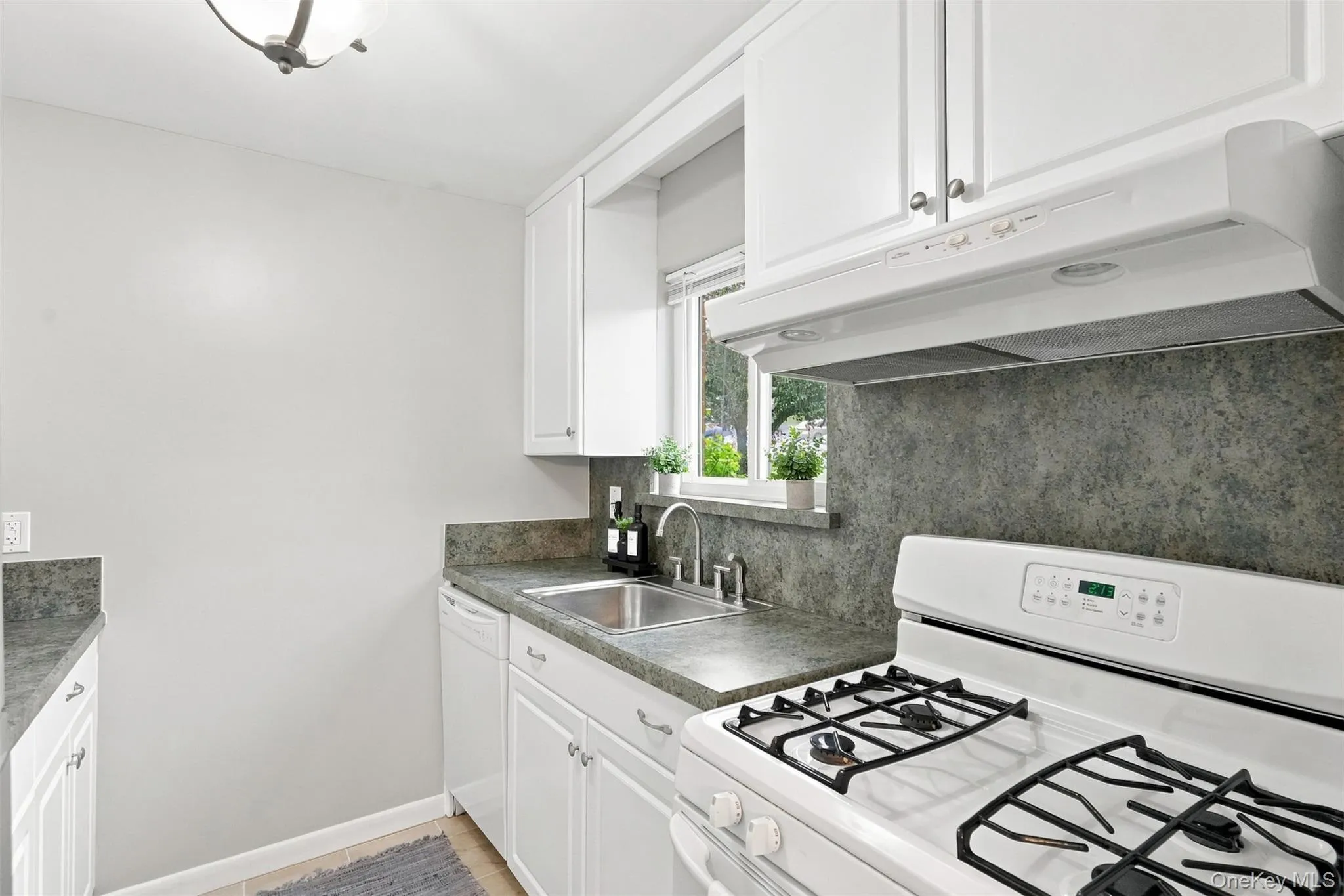 321 Titusville Road, Poughkeepsie (town), NY, 1 Bedroom Bedrooms, 4 Rooms Rooms,1 BathroomBathrooms,Residential,For Rent,Titusville,0,1046959 321 Titusville Road, Poughkeepsie (town), NY, 1 Bedroom Bedrooms, 4 Rooms Rooms,1 BathroomBathrooms,Residential,For Rent,Titusville,0,1046959