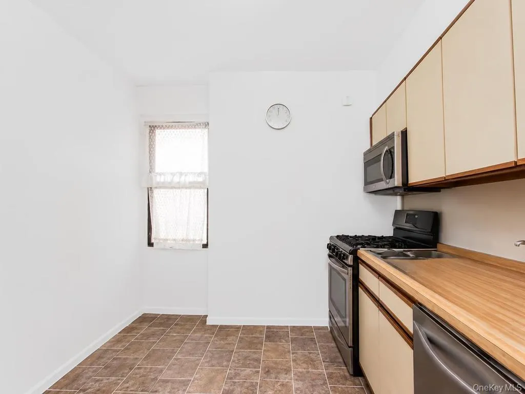 306 Mosholu Parkway, New York, NY, 1 Bedroom Bedrooms, 5 Rooms Rooms,1 BathroomBathrooms,Residential,For Rent,Mosholu,0,1046962 306 Mosholu Parkway, New York, NY, 1 Bedroom Bedrooms, 5 Rooms Rooms,1 BathroomBathrooms,Residential,For Rent,Mosholu,0,1046962