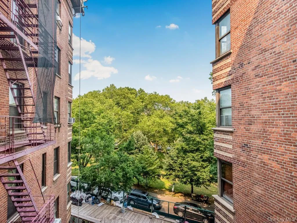 306 Mosholu Parkway, New York, NY, 1 Bedroom Bedrooms, 5 Rooms Rooms,1 BathroomBathrooms,Residential,For Rent,Mosholu,0,1046962 306 Mosholu Parkway, New York, NY, 1 Bedroom Bedrooms, 5 Rooms Rooms,1 BathroomBathrooms,Residential,For Rent,Mosholu,0,1046962