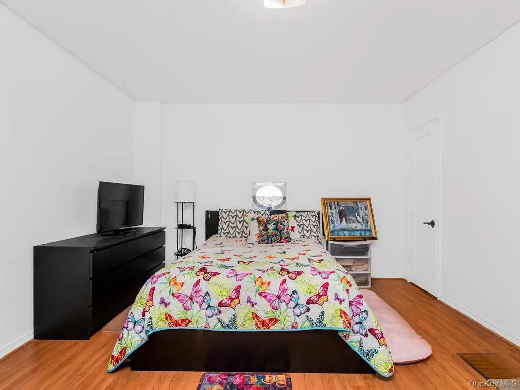 306 Mosholu Parkway, New York, NY, 1 Bedroom Bedrooms, 5 Rooms Rooms,1 BathroomBathrooms,Residential,For Rent,Mosholu,0,1046962 306 Mosholu Parkway, New York, NY, 1 Bedroom Bedrooms, 5 Rooms Rooms,1 BathroomBathrooms,Residential,For Rent,Mosholu,0,1046962