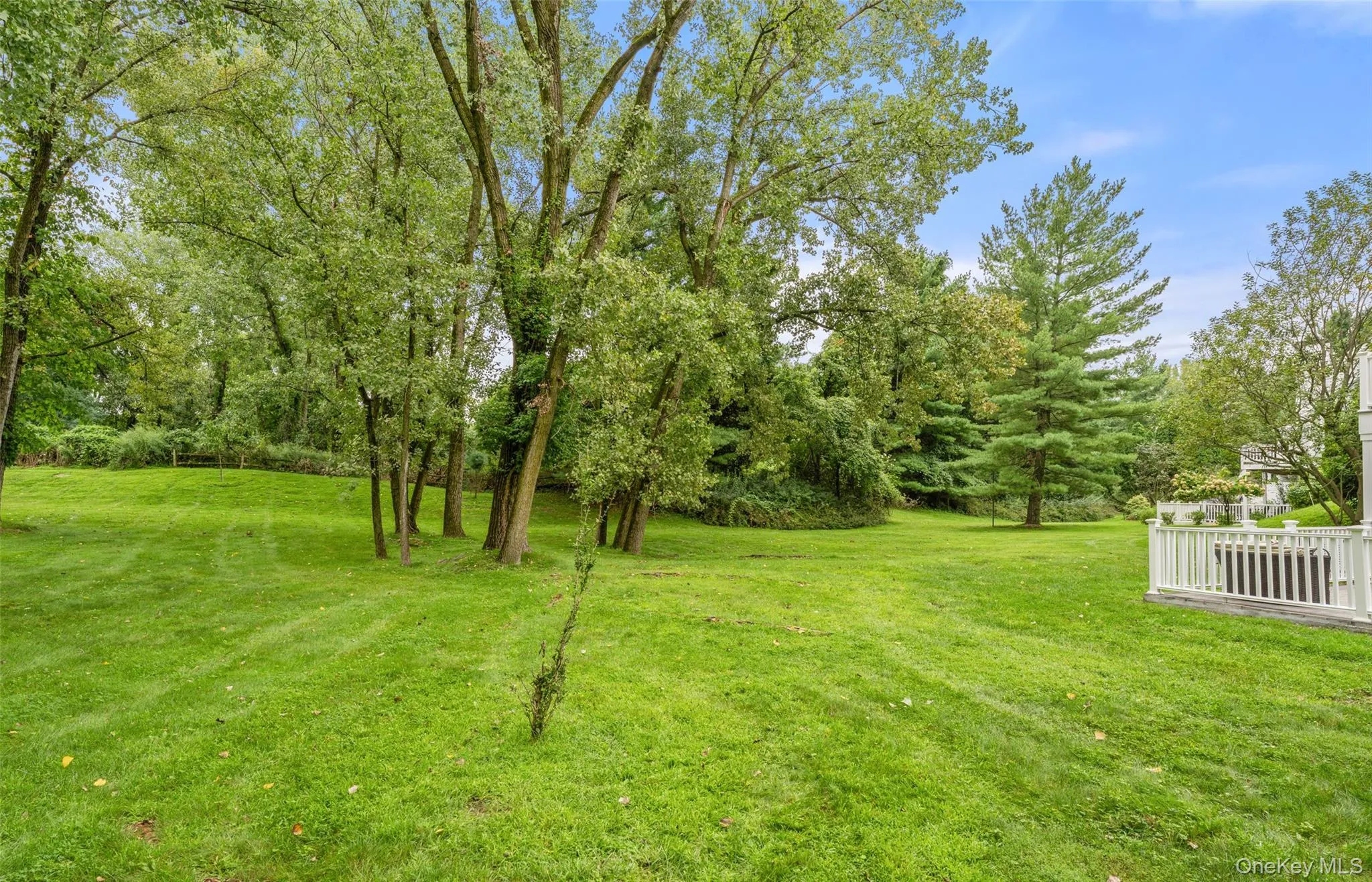22 Berrybush Lane, Greenburgh, NY, 2 Bedrooms Bedrooms, 5 Rooms Rooms,3 BathroomsBathrooms,Residential,For Rent,Berrybush,0,1046963 22 Berrybush Lane, Greenburgh, NY, 2 Bedrooms Bedrooms, 5 Rooms Rooms,3 BathroomsBathrooms,Residential,For Rent,Berrybush,0,1046963