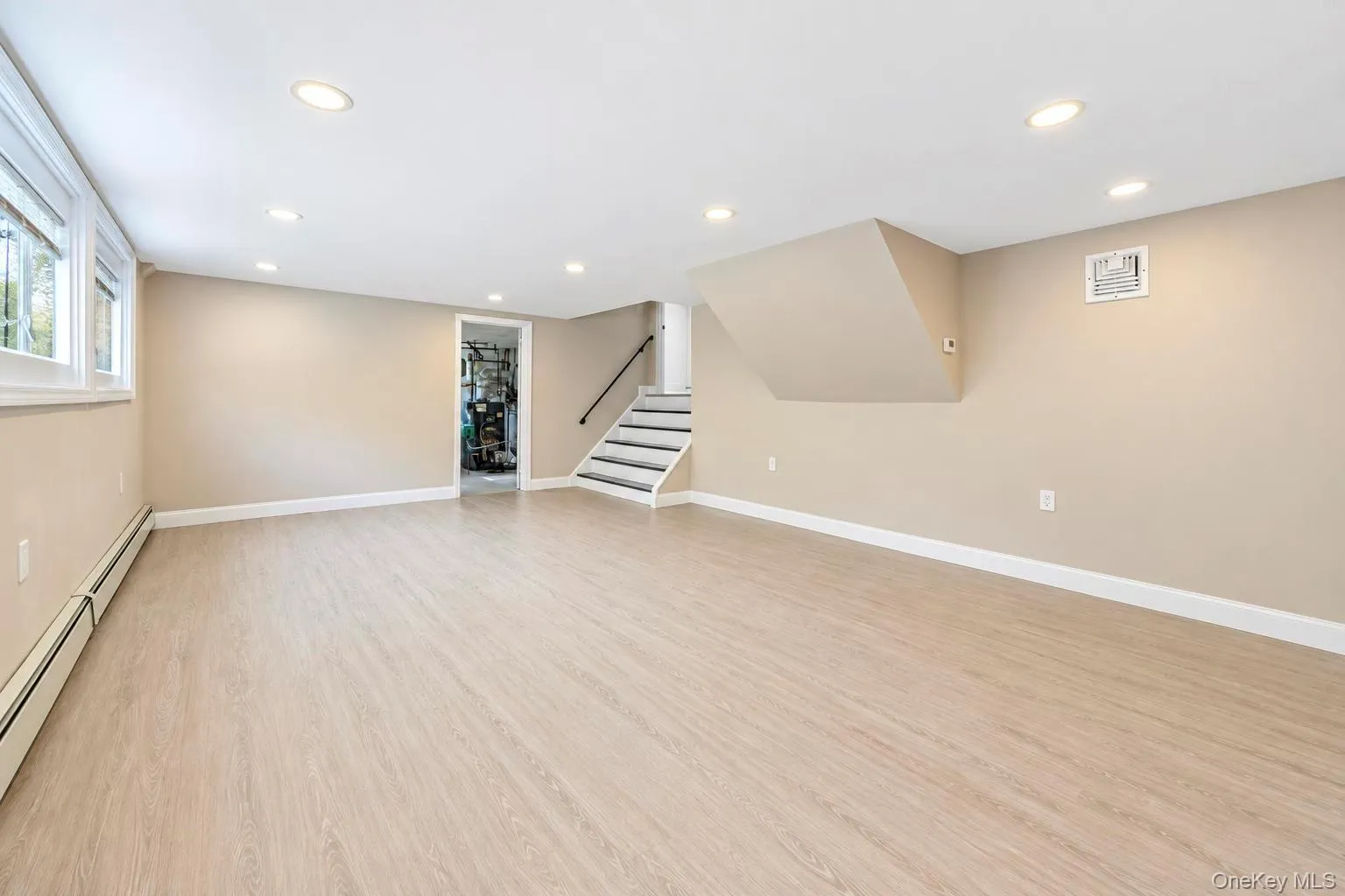 2020 Valentines Road, Oyster Bay, NY, 5 Bedrooms Bedrooms, 8 Rooms Rooms,3 BathroomsBathrooms,Residential,For Rent,Valentines,0,1046968 2020 Valentines Road, Oyster Bay, NY, 5 Bedrooms Bedrooms, 8 Rooms Rooms,3 BathroomsBathrooms,Residential,For Rent,Valentines,0,1046968