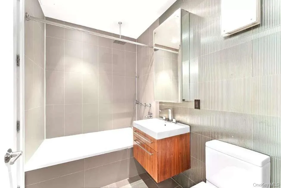 26-26 Jackson Avenue, New York, NY, 1 Bedroom Bedrooms, 4 Rooms Rooms,1 BathroomBathrooms,Residential Lease,For Rent,Jackson,0,1046969 26-26 Jackson Avenue, New York, NY, 1 Bedroom Bedrooms, 4 Rooms Rooms,1 BathroomBathrooms,Residential Lease,For Rent,Jackson,0,1046969