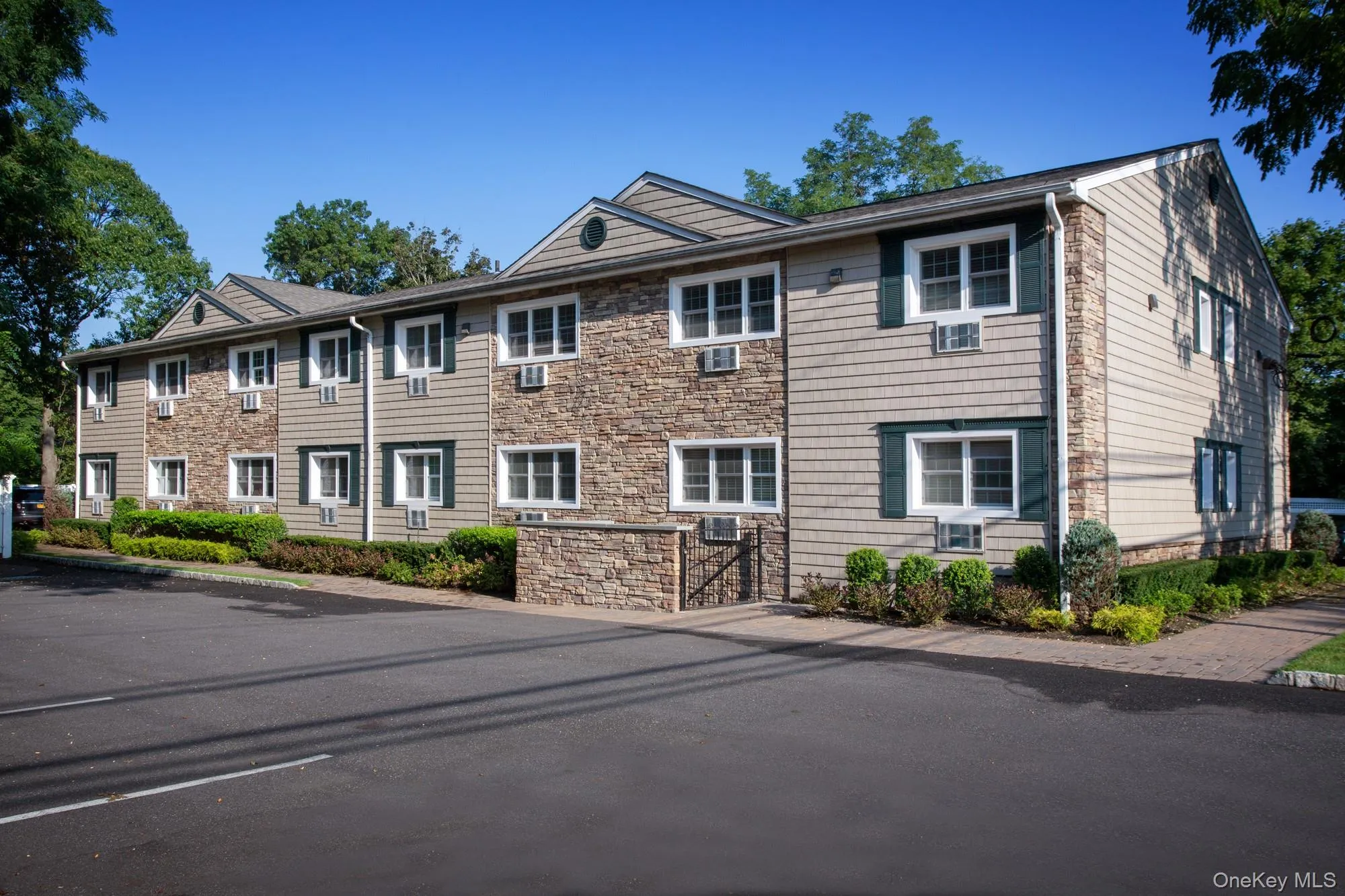 118 Carleton Avenue, Islip, NY, 1 Bedroom Bedrooms, 4 Room Rooms,1 BathroomBathrooms,Residential Lease,For Rent,Carleton,0,1046975 118 Carleton Avenue, Islip, NY, 1 Bedroom Bedrooms, 4 Room Rooms,1 BathroomBathrooms,Residential Lease,For Rent,Carleton,0,1046975
